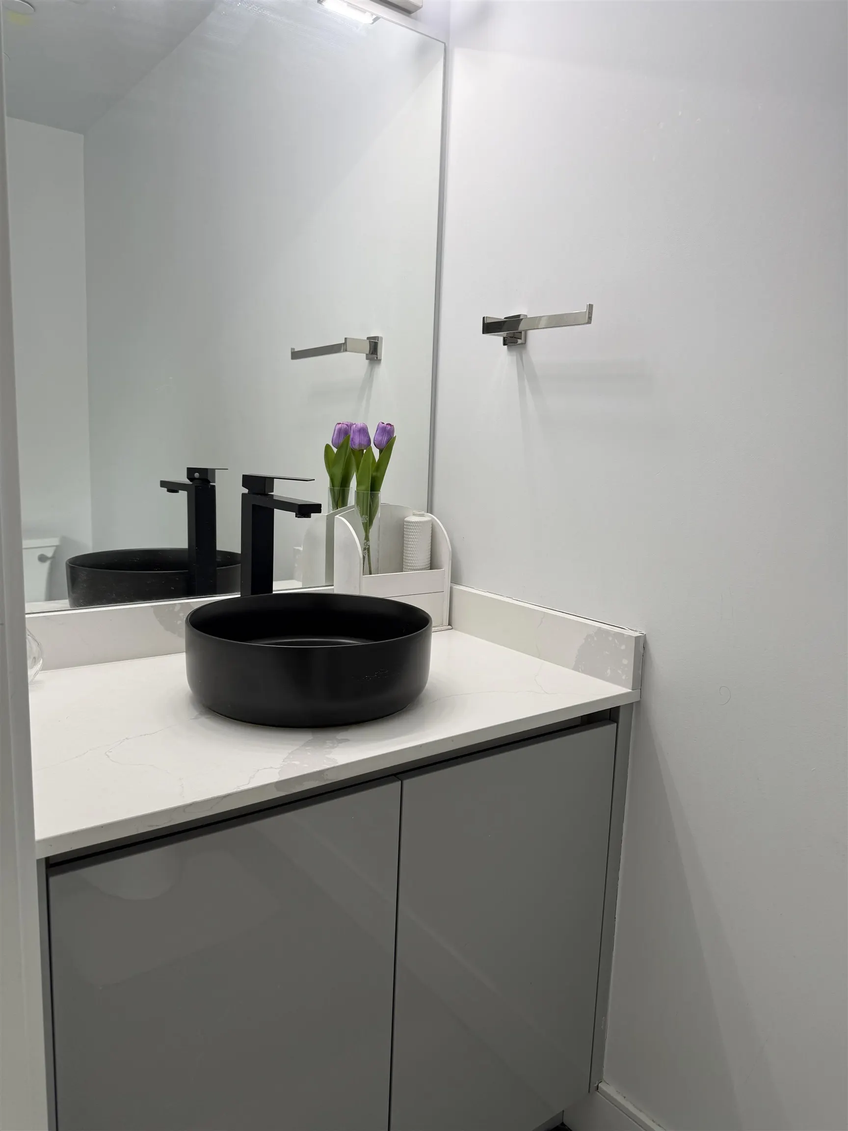 2885 E Georgia Street