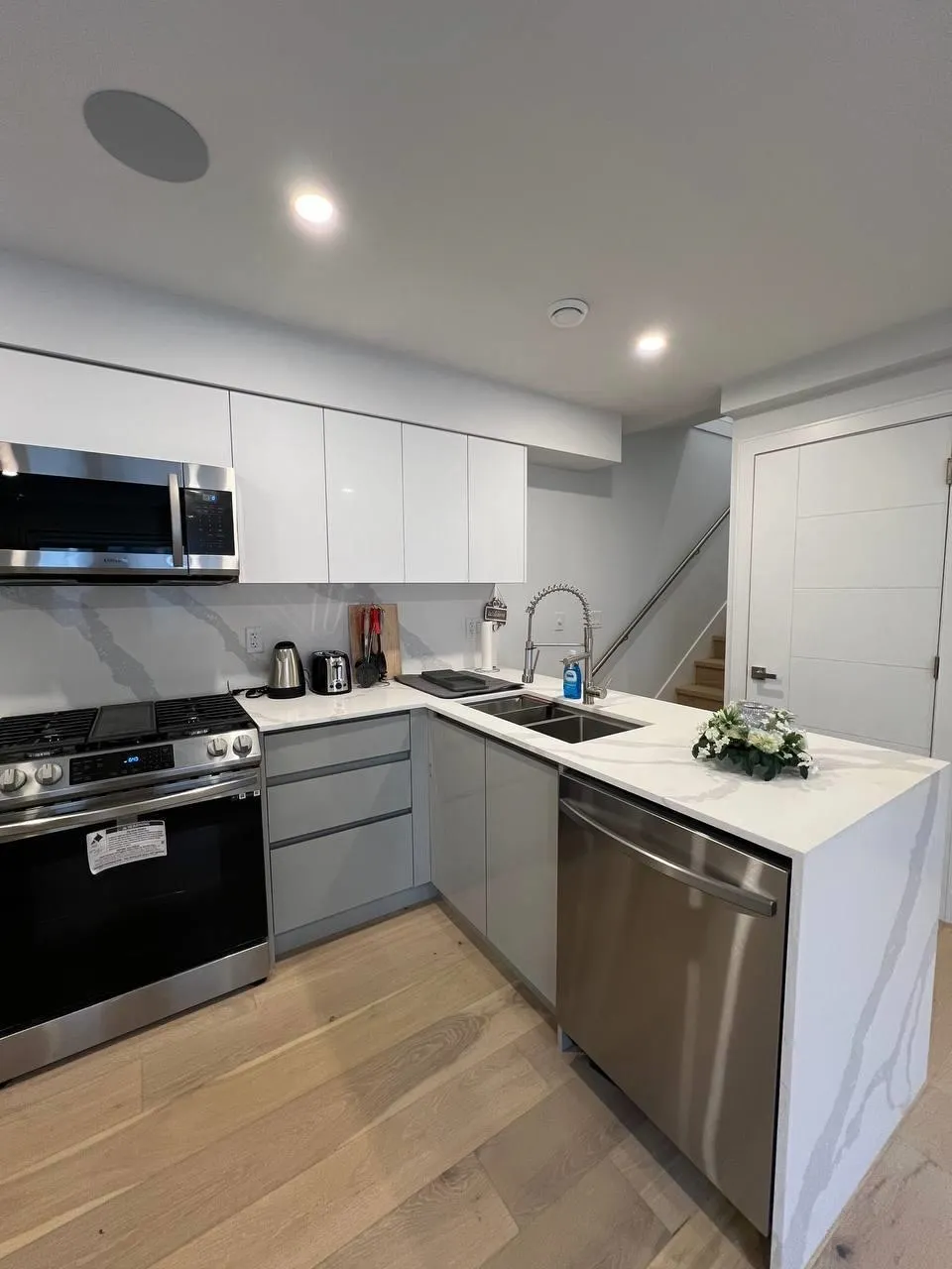 2885 E Georgia Street