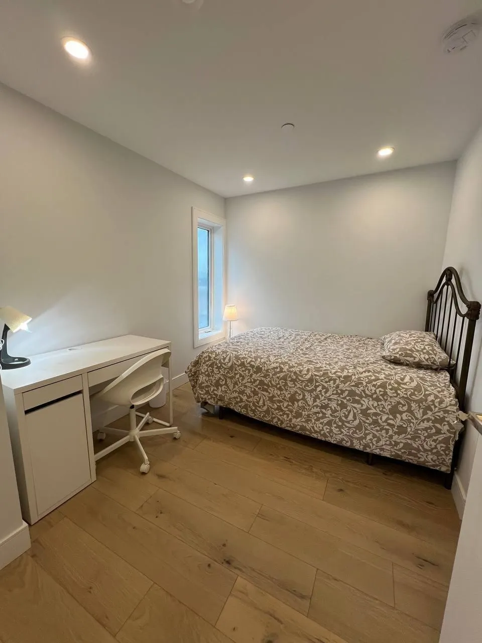 2885 E Georgia Street