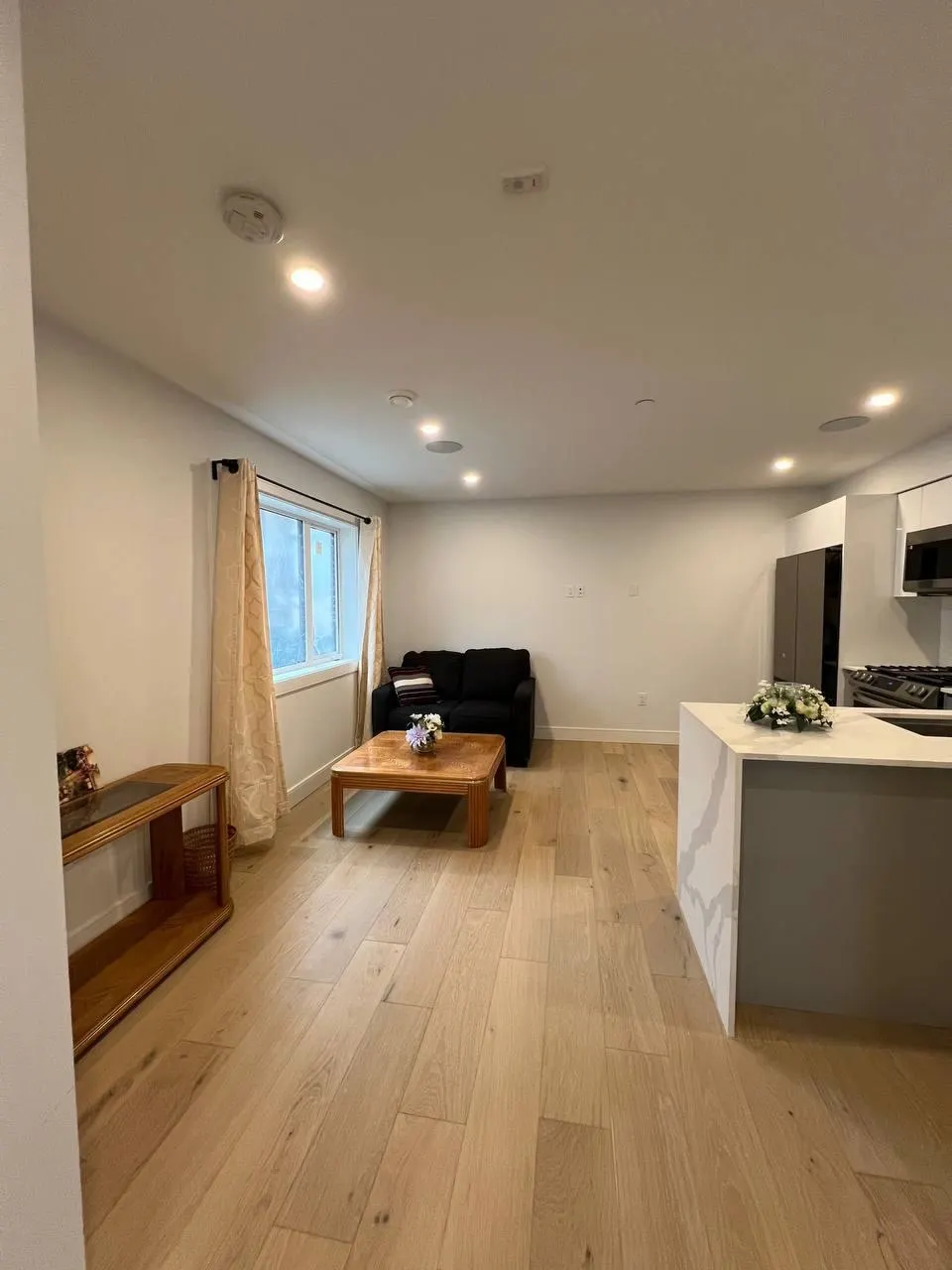 2885 E Georgia Street