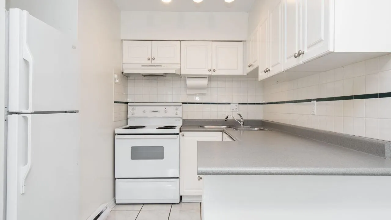 402 4181 Norfolk Street