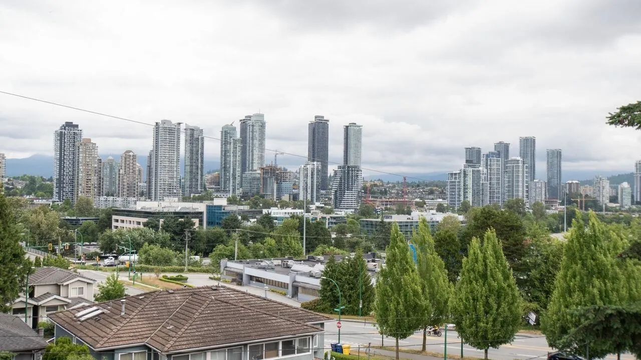 402 4181 Norfolk Street