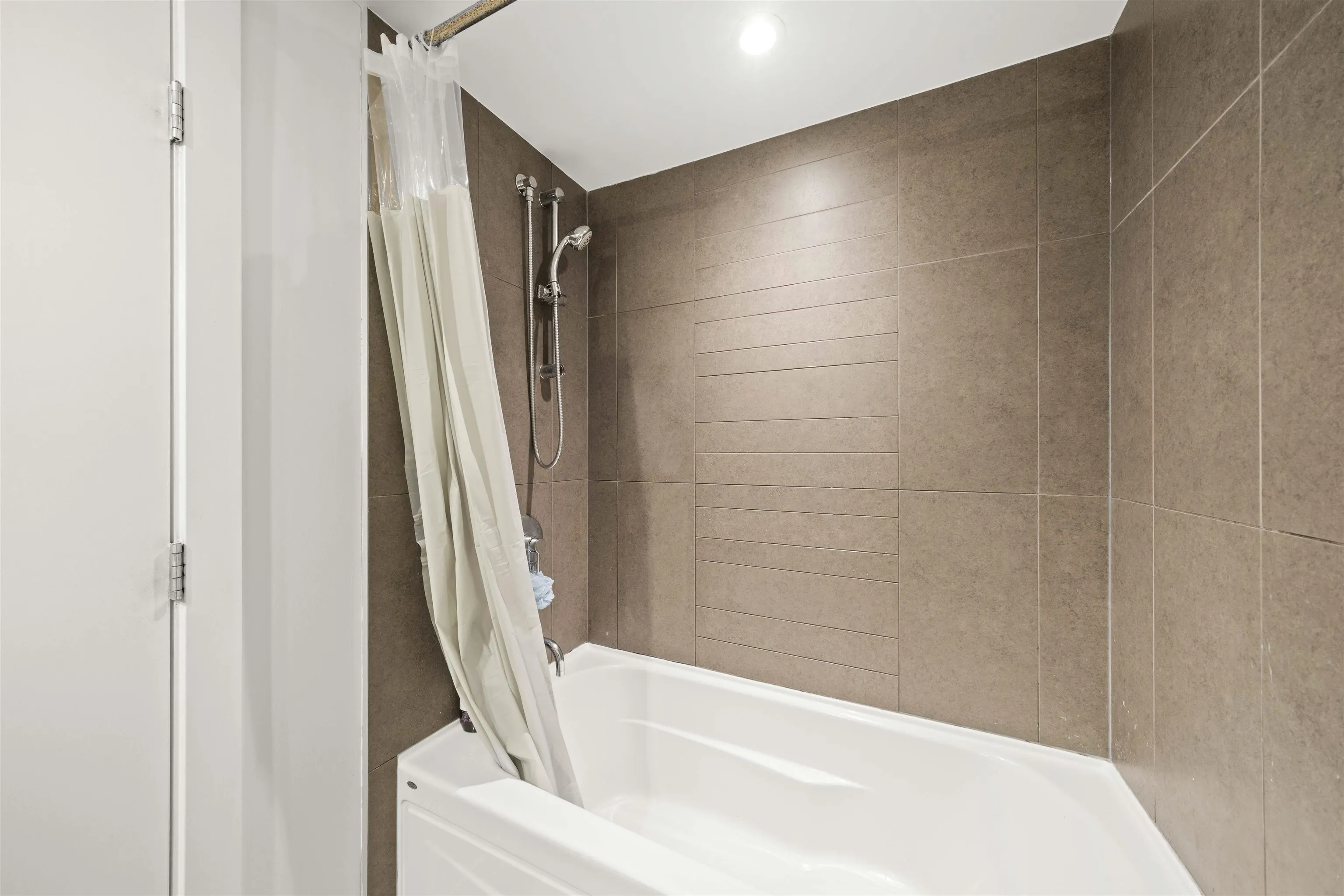 107 5775 Irmin Street