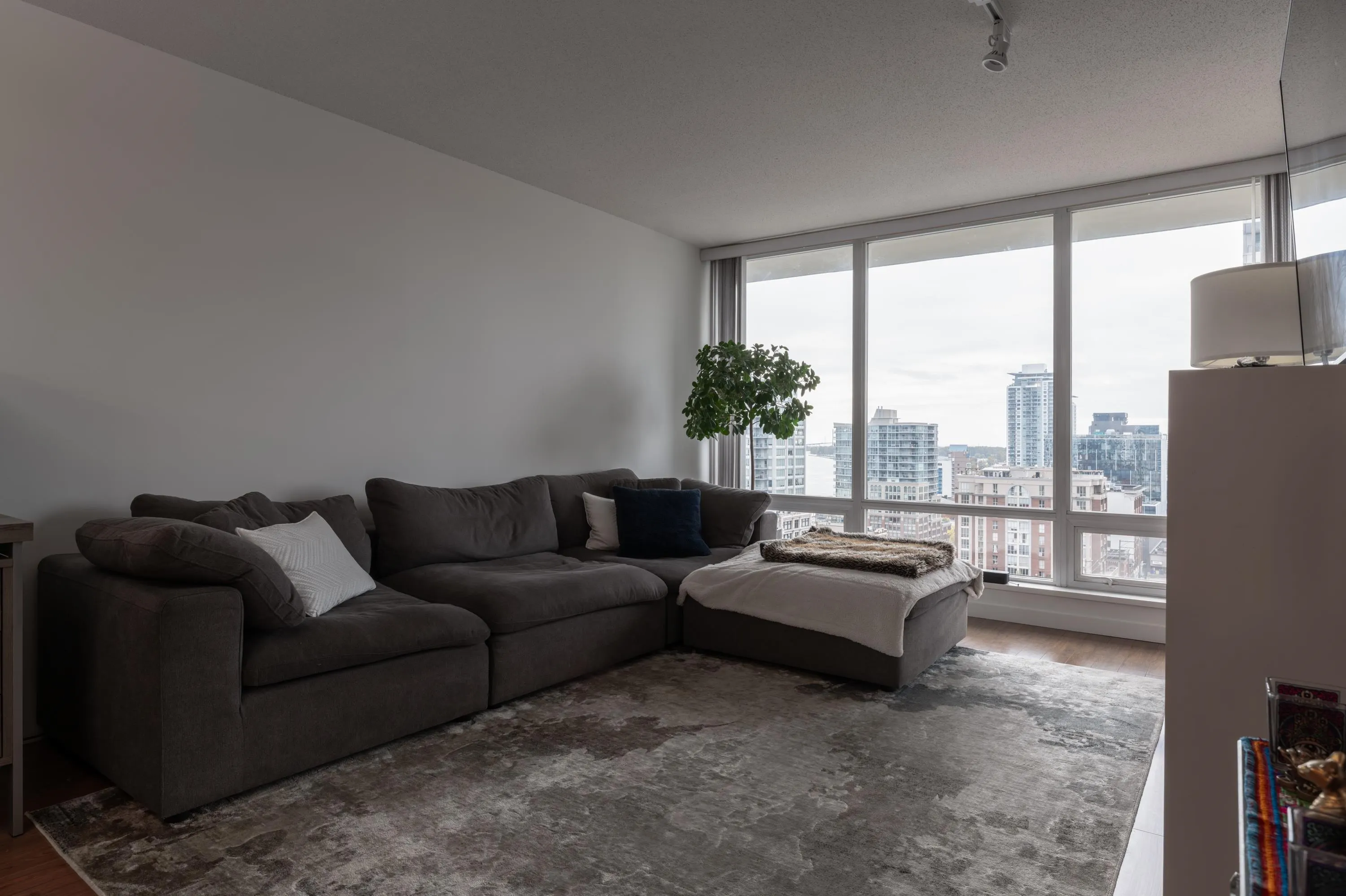 1006 39 Sixth Street