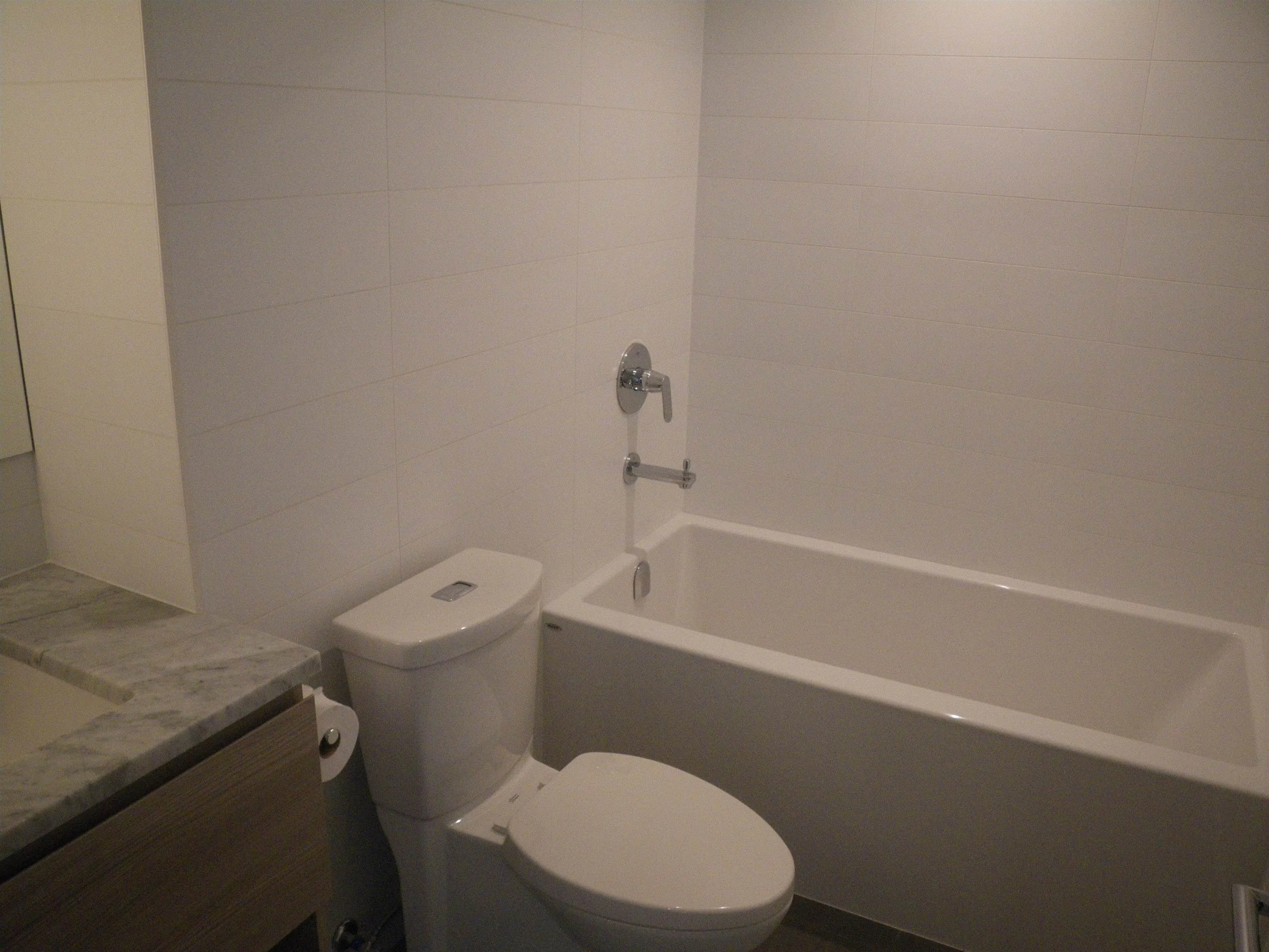 2907 657 Whiting Way