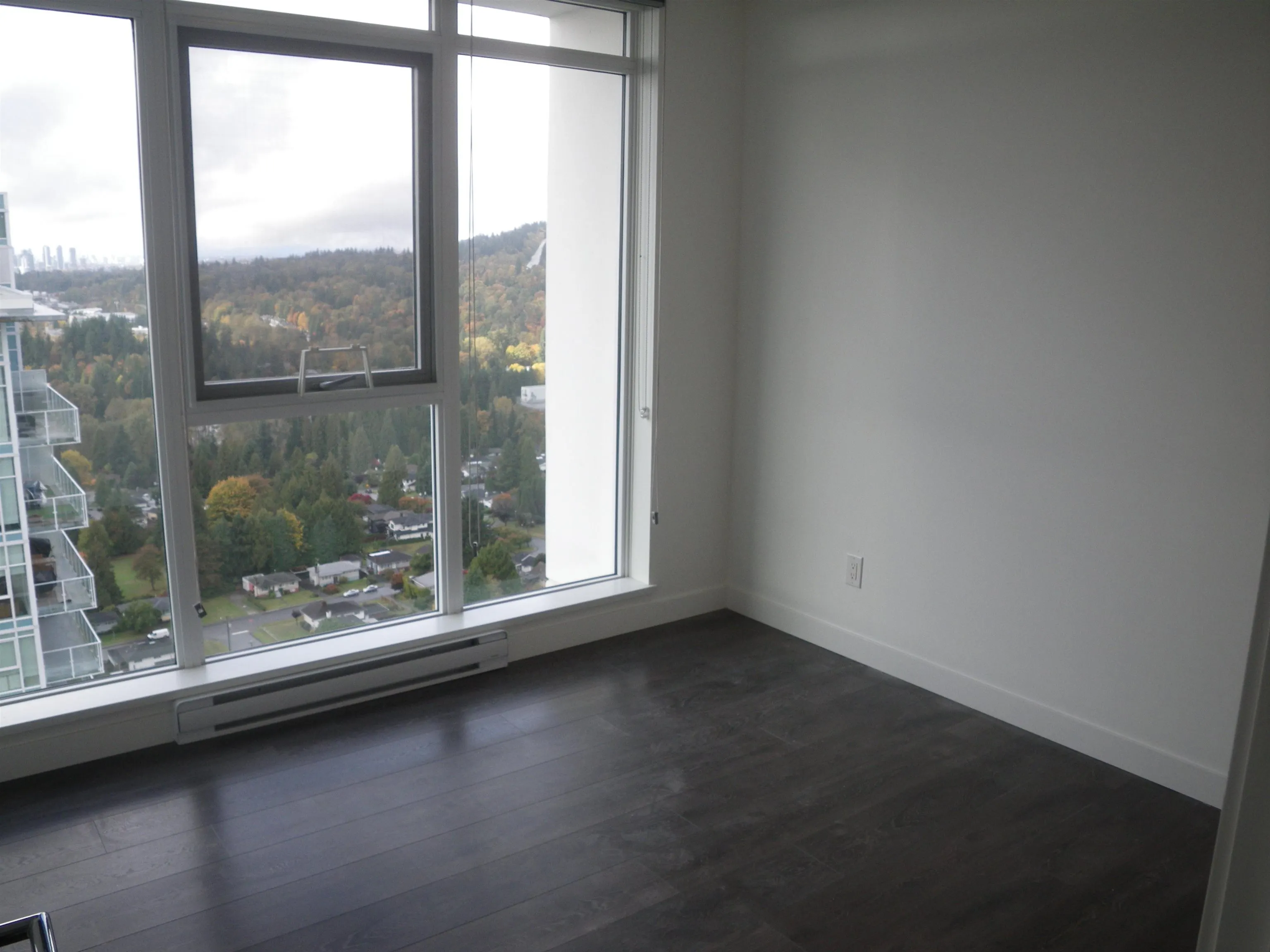 2907 657 Whiting Way