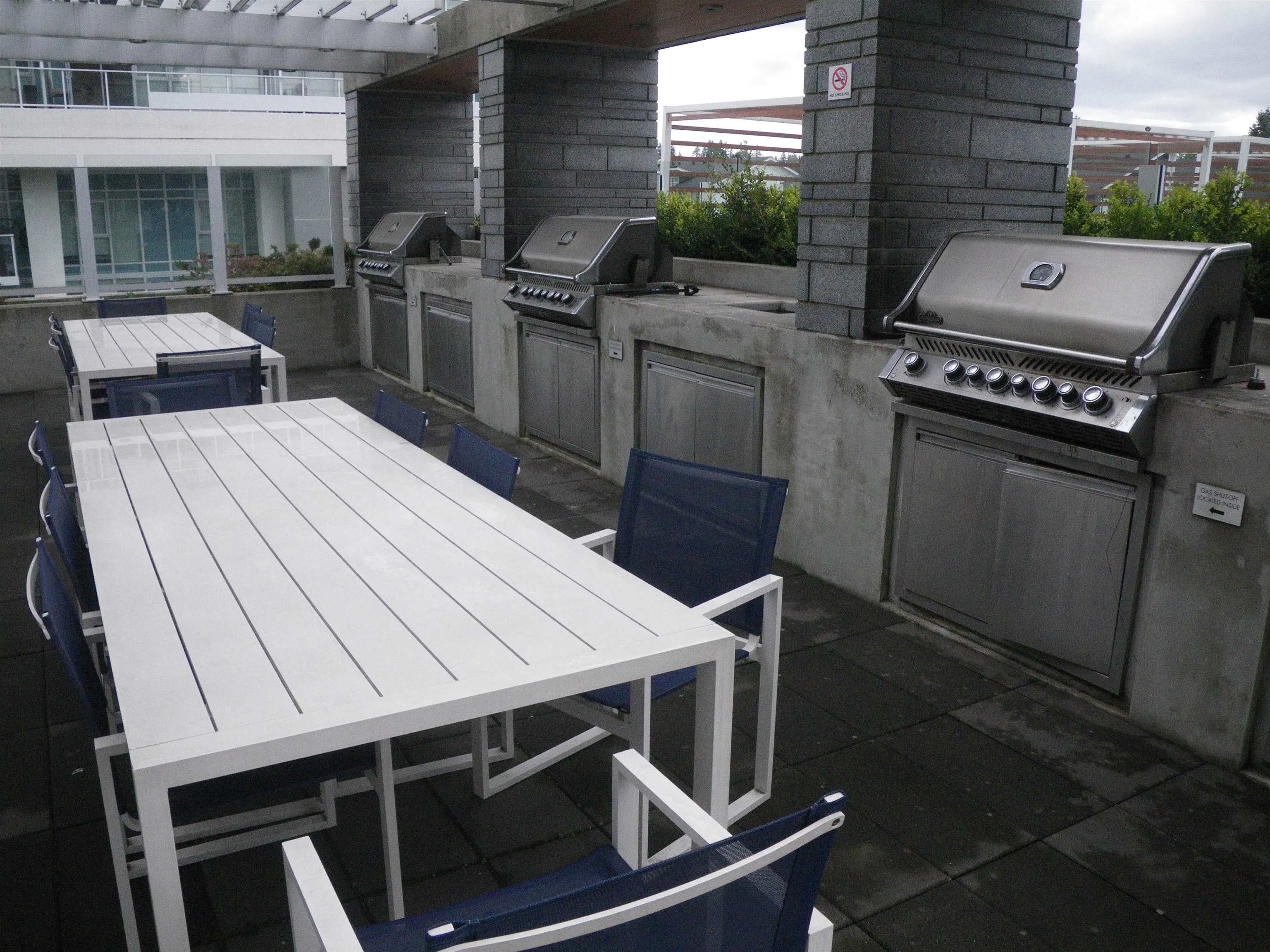 2907 657 Whiting Way