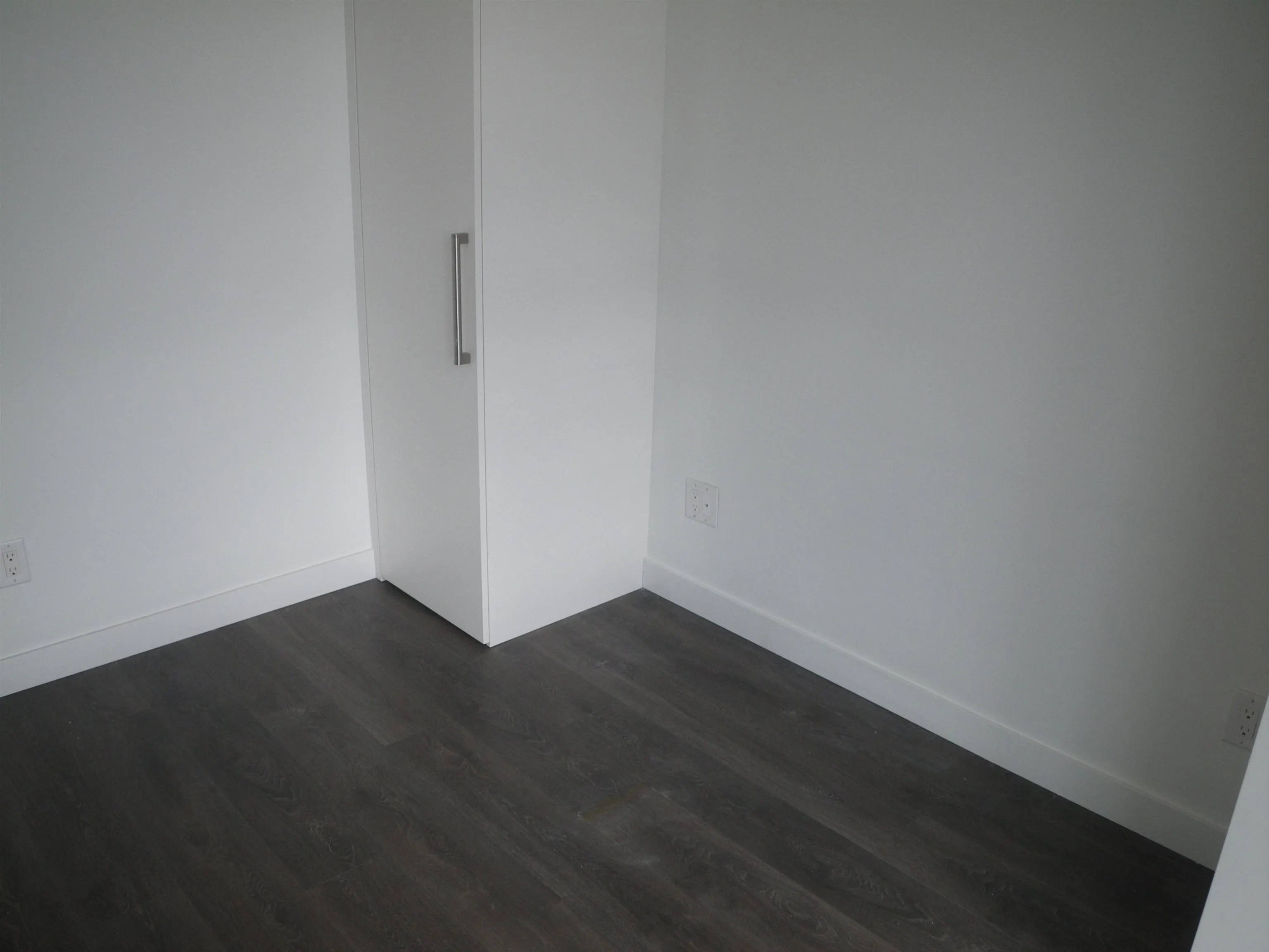 2907 657 Whiting Way