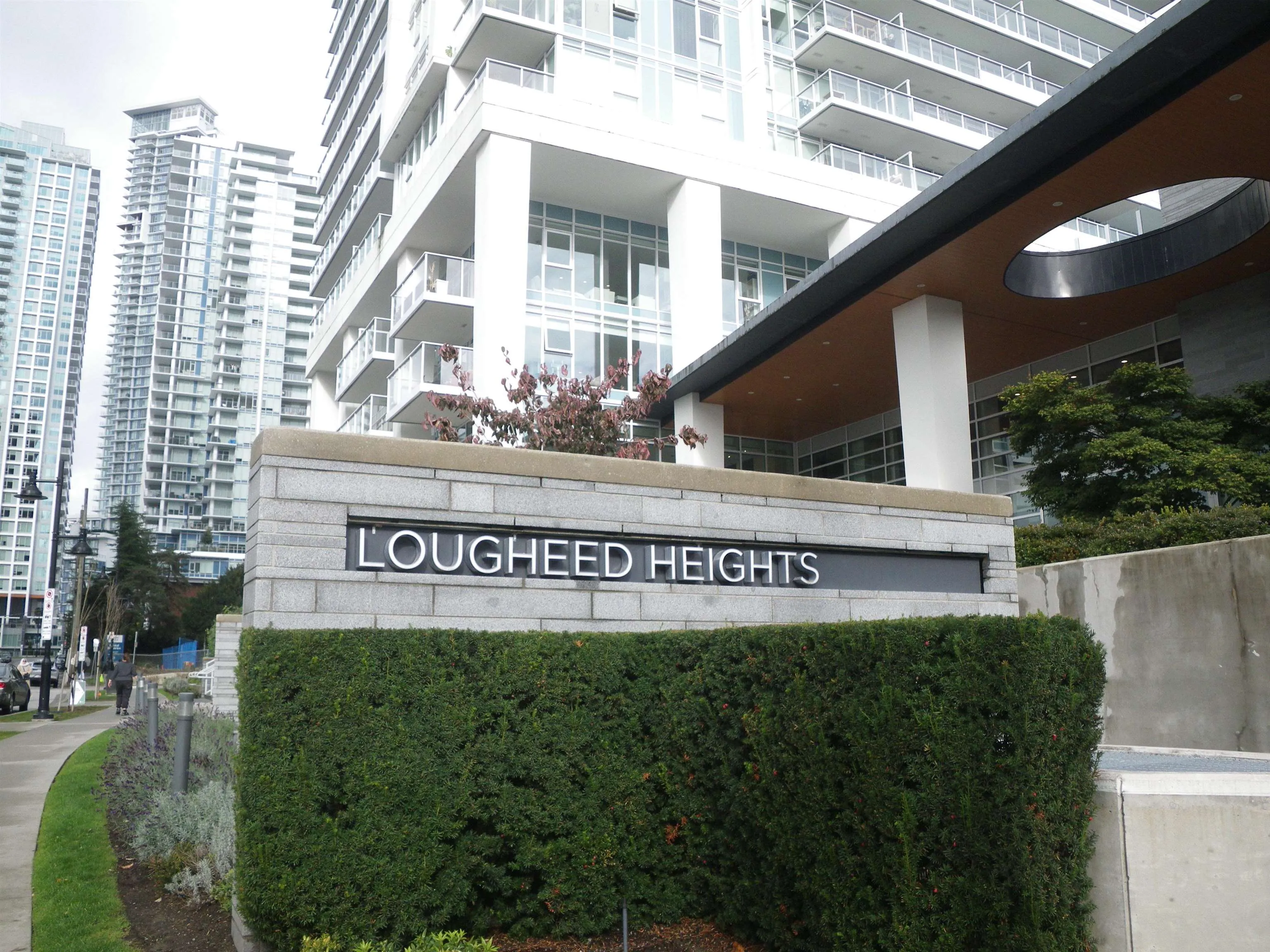 2907 657 Whiting Way