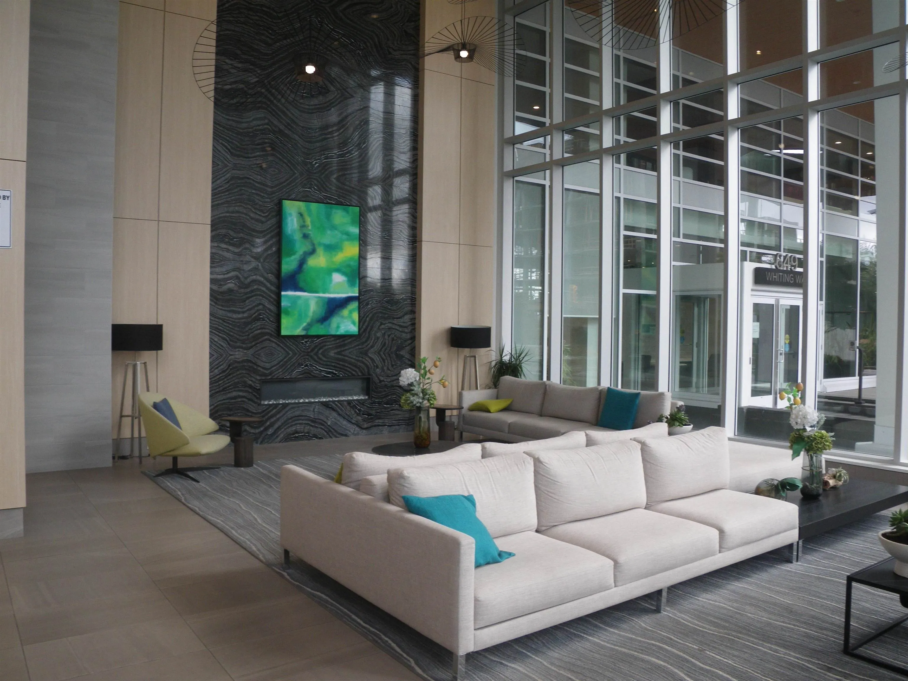 2907 657 Whiting Way