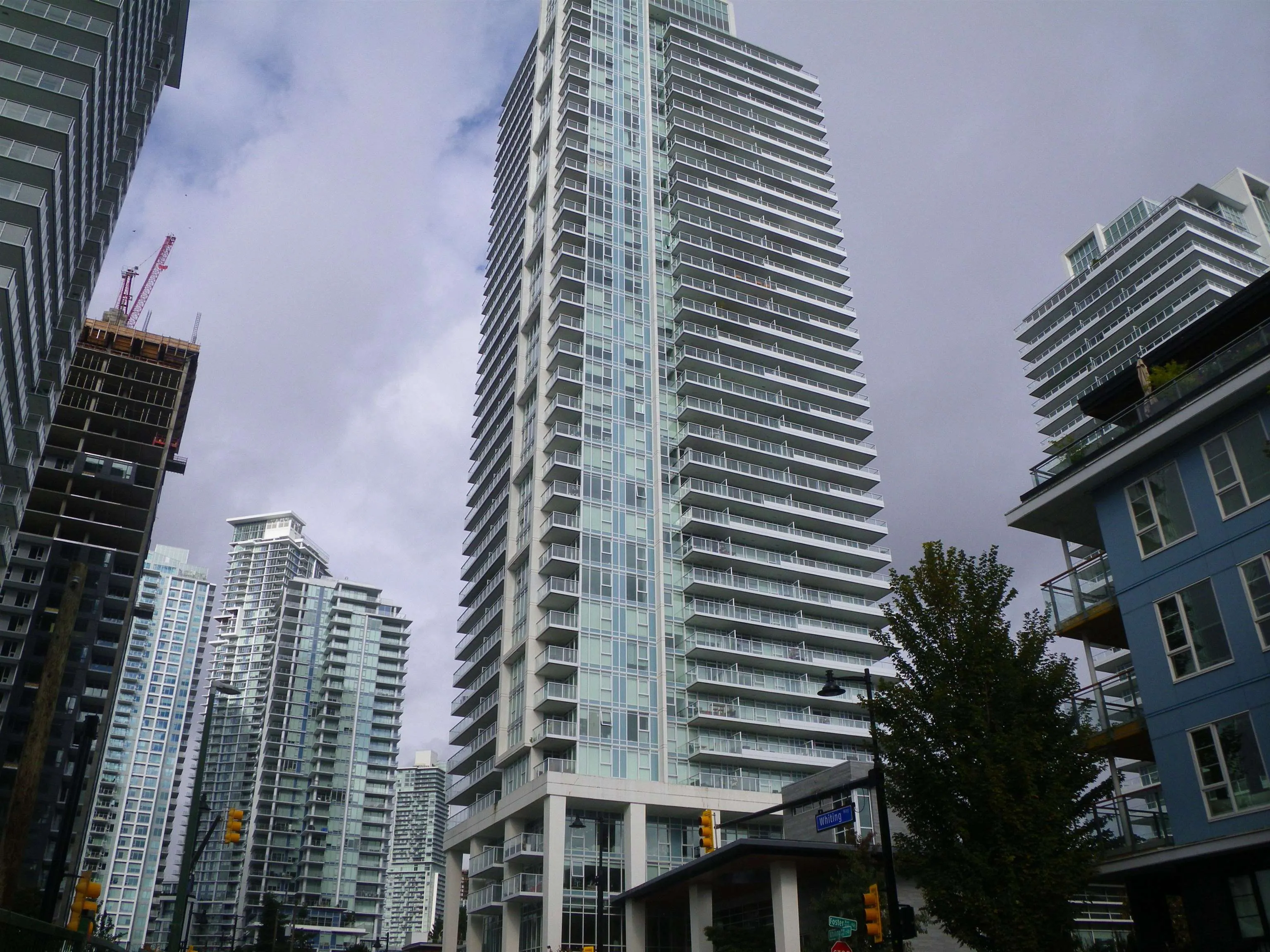 2907 657 Whiting Way