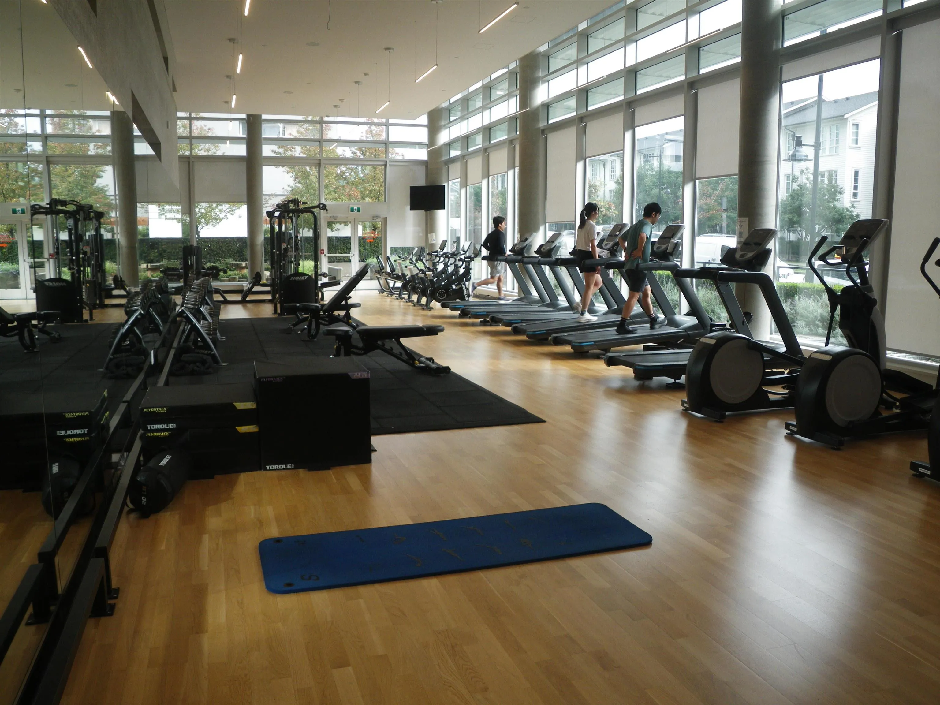 2907 657 Whiting Way