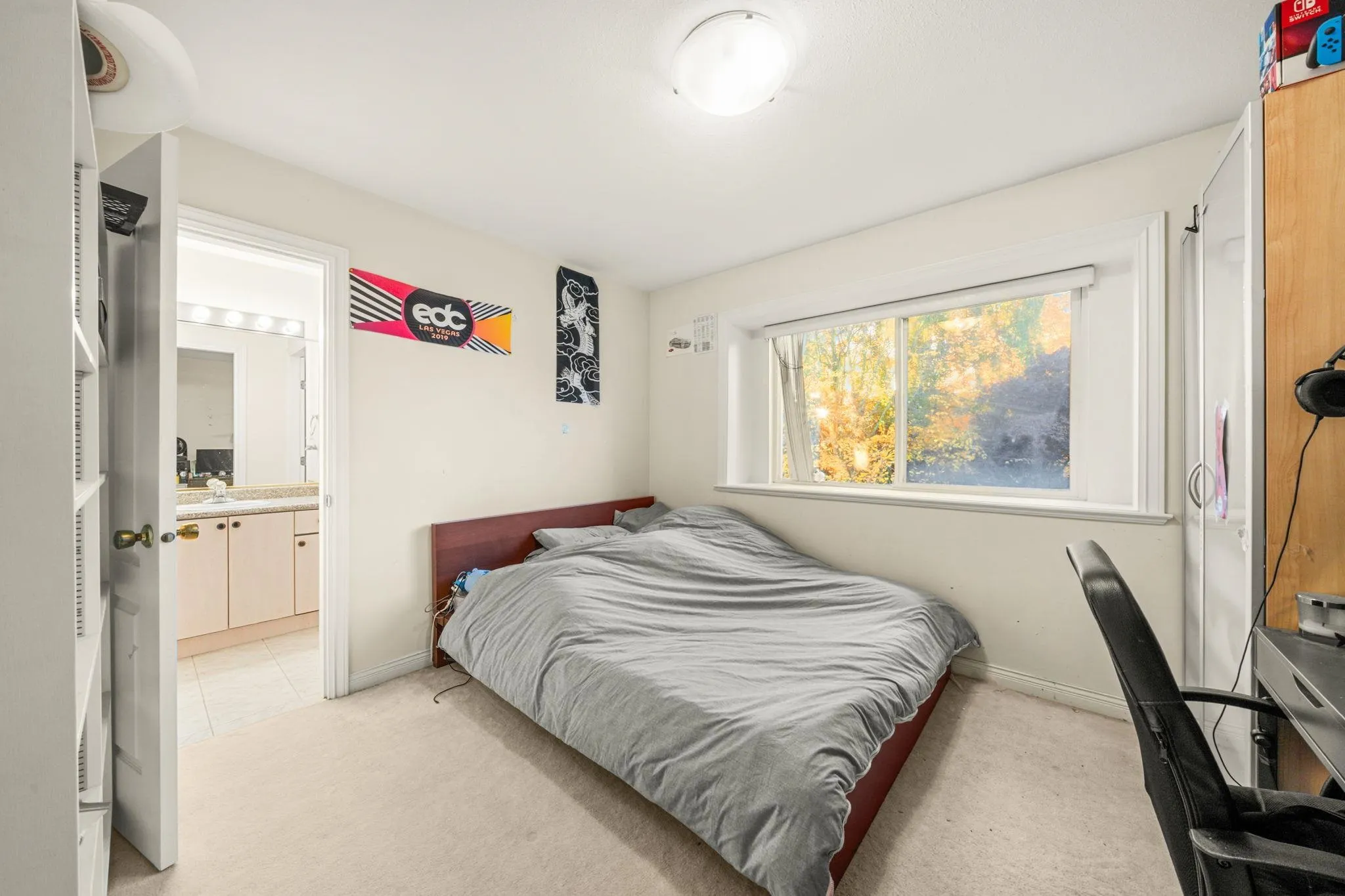 11851 Railway Avenue