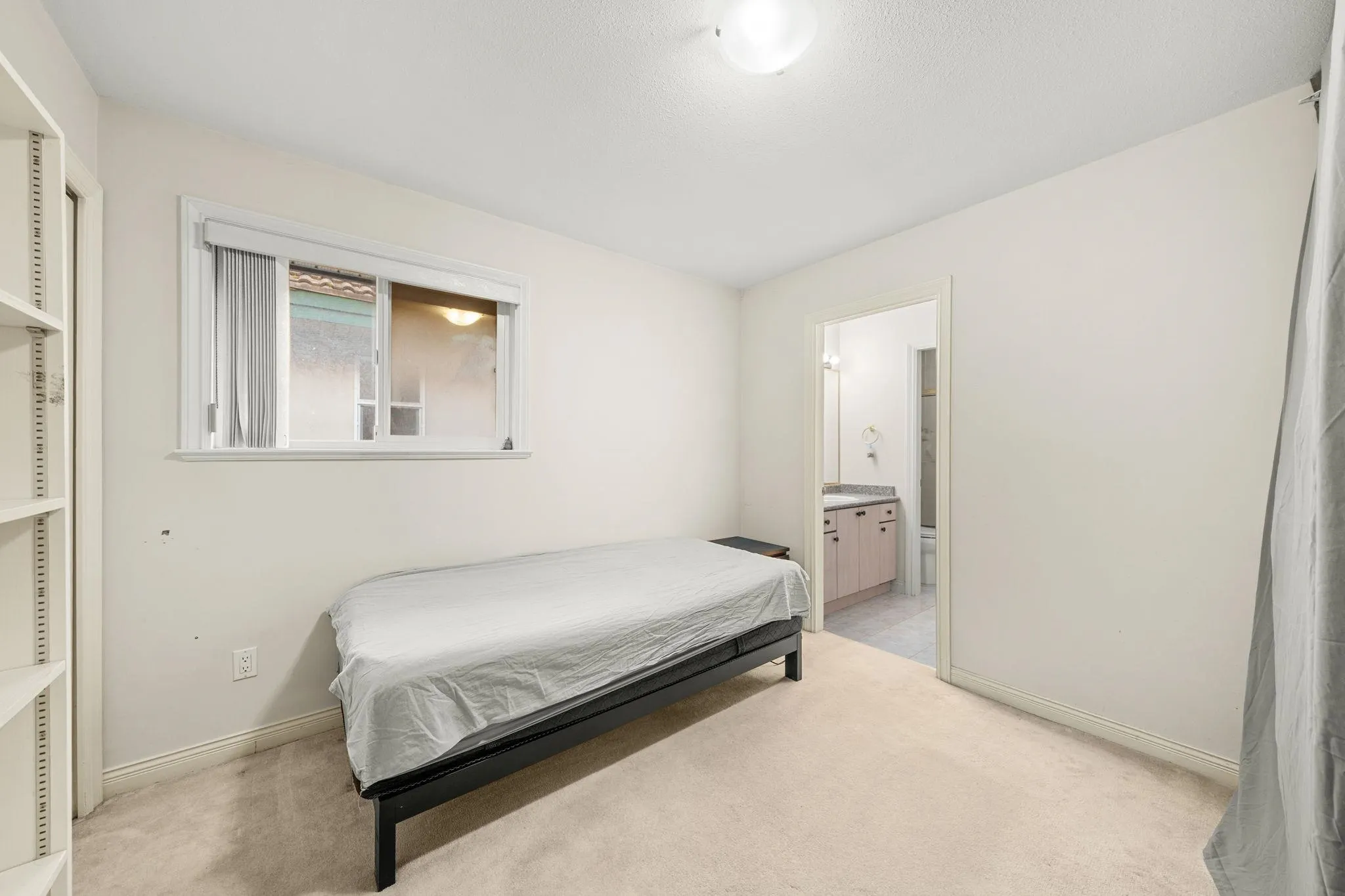 11851 Railway Avenue