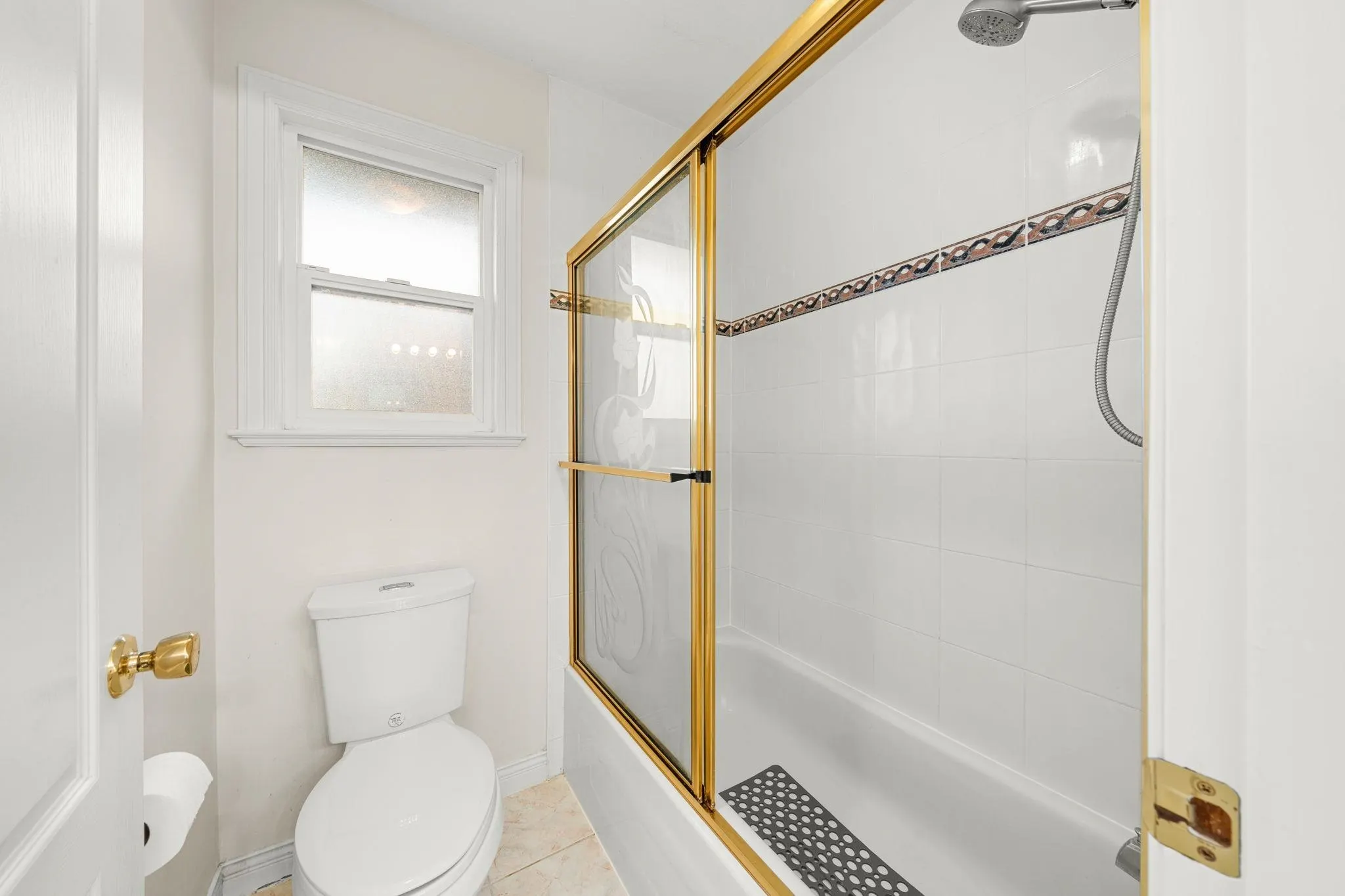 11851 Railway Avenue