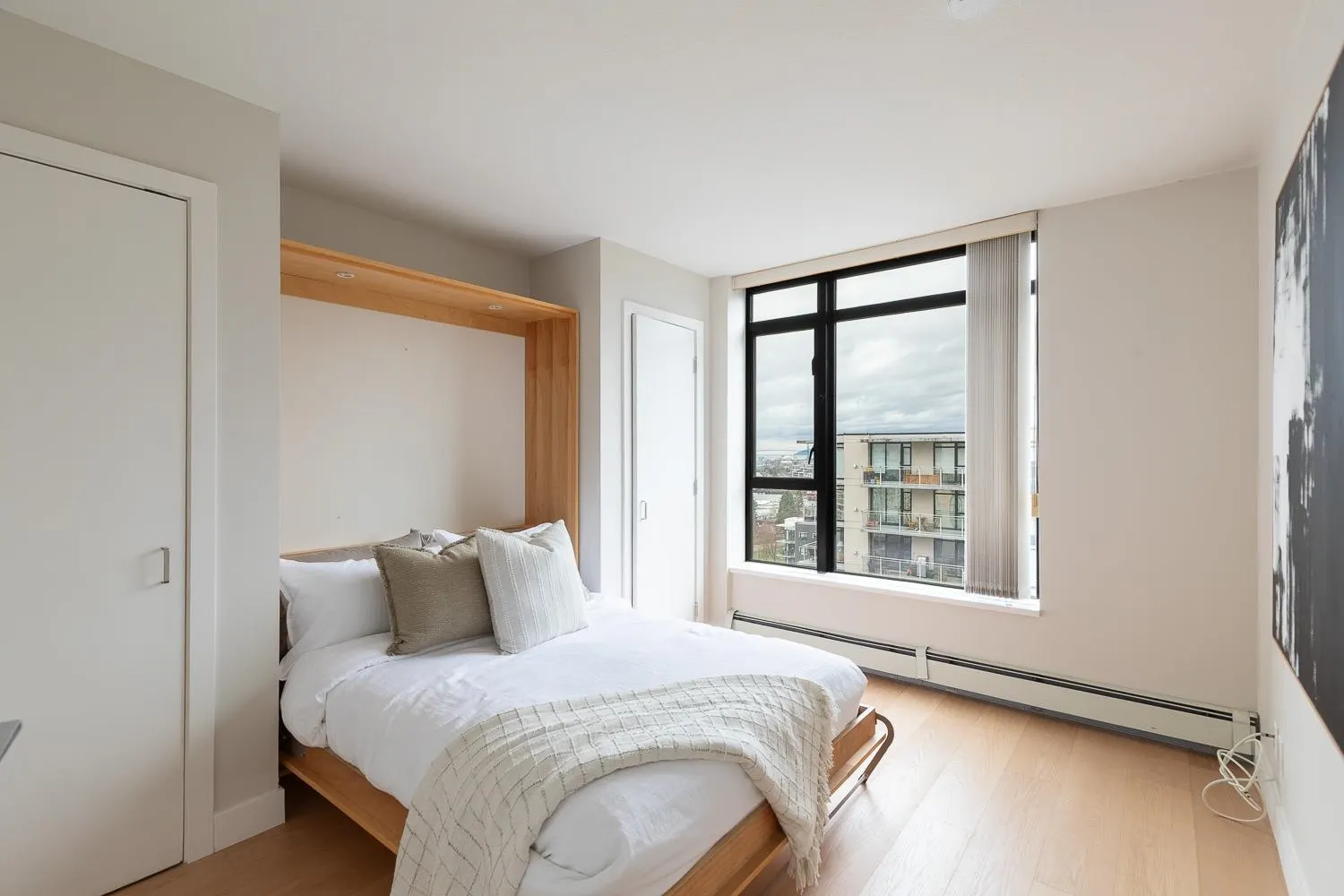 1406 155 W 1st Street