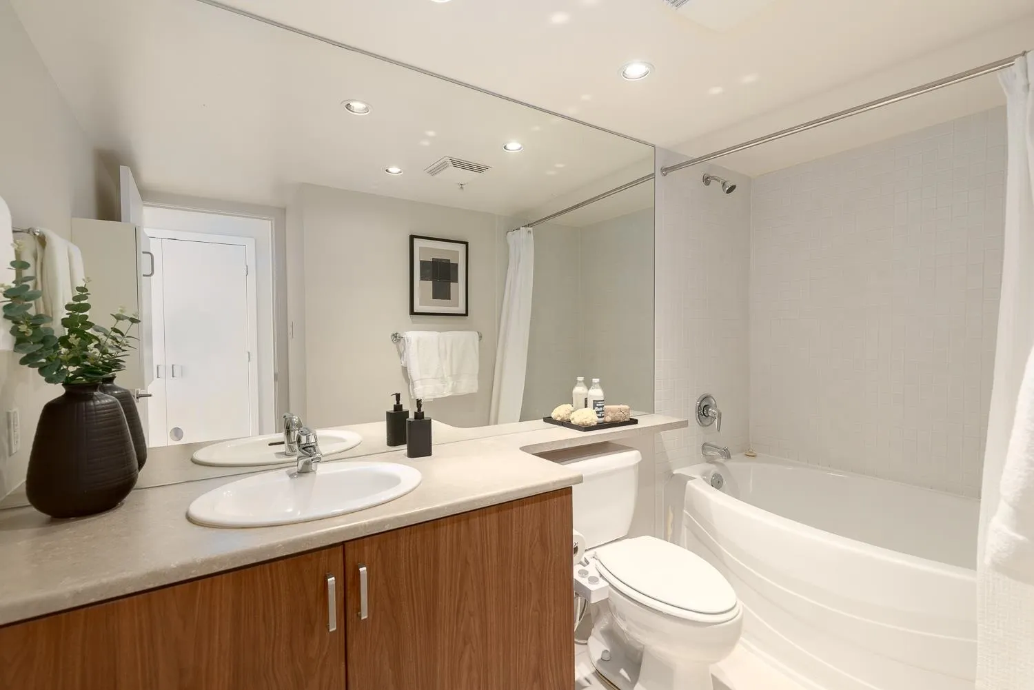 1406 155 W 1st Street