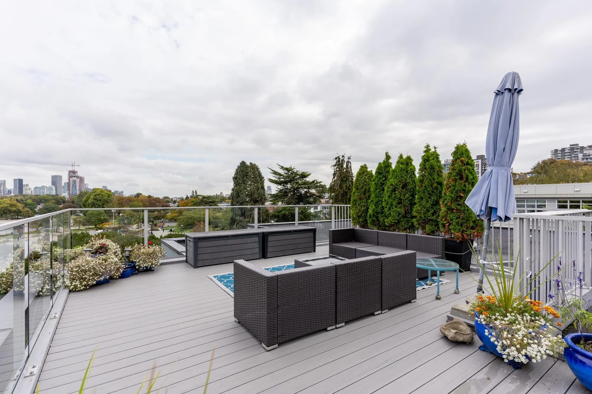 305 2430 Point Grey Road