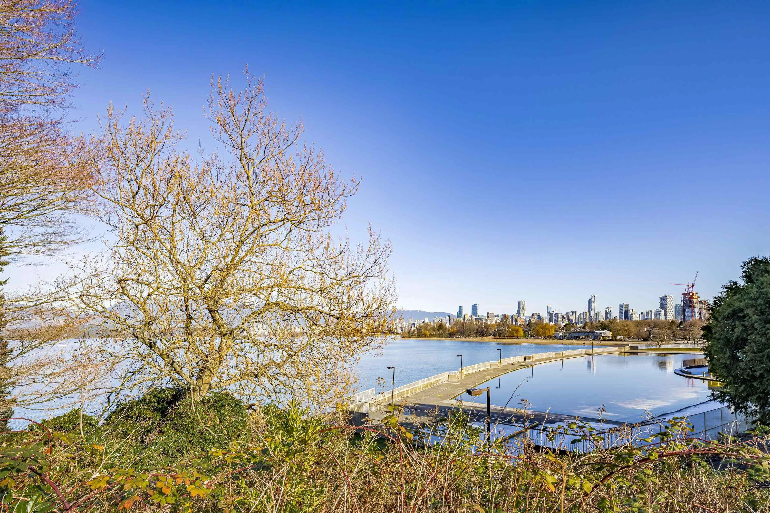 305 2430 Point Grey Road