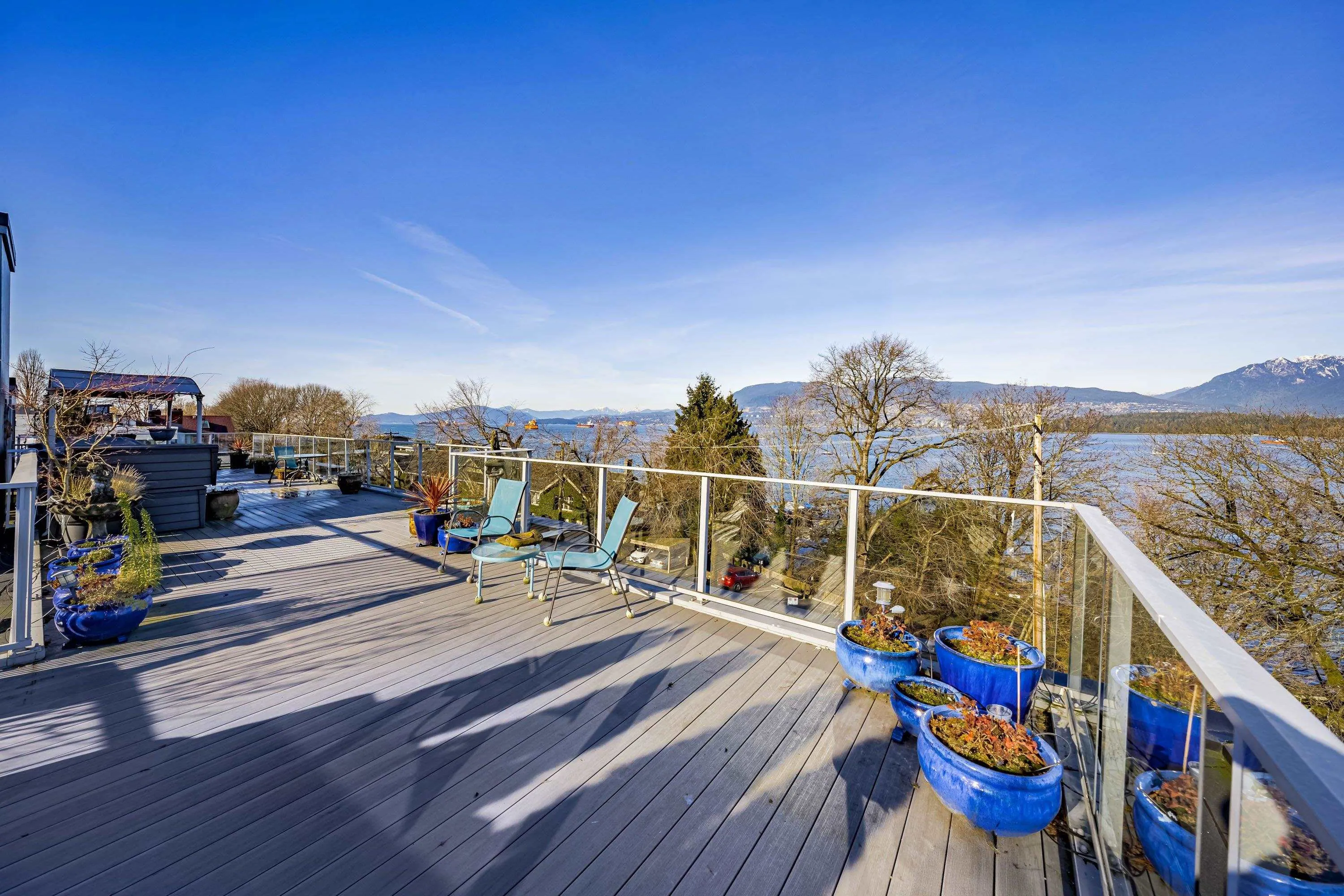 305 2430 Point Grey Road