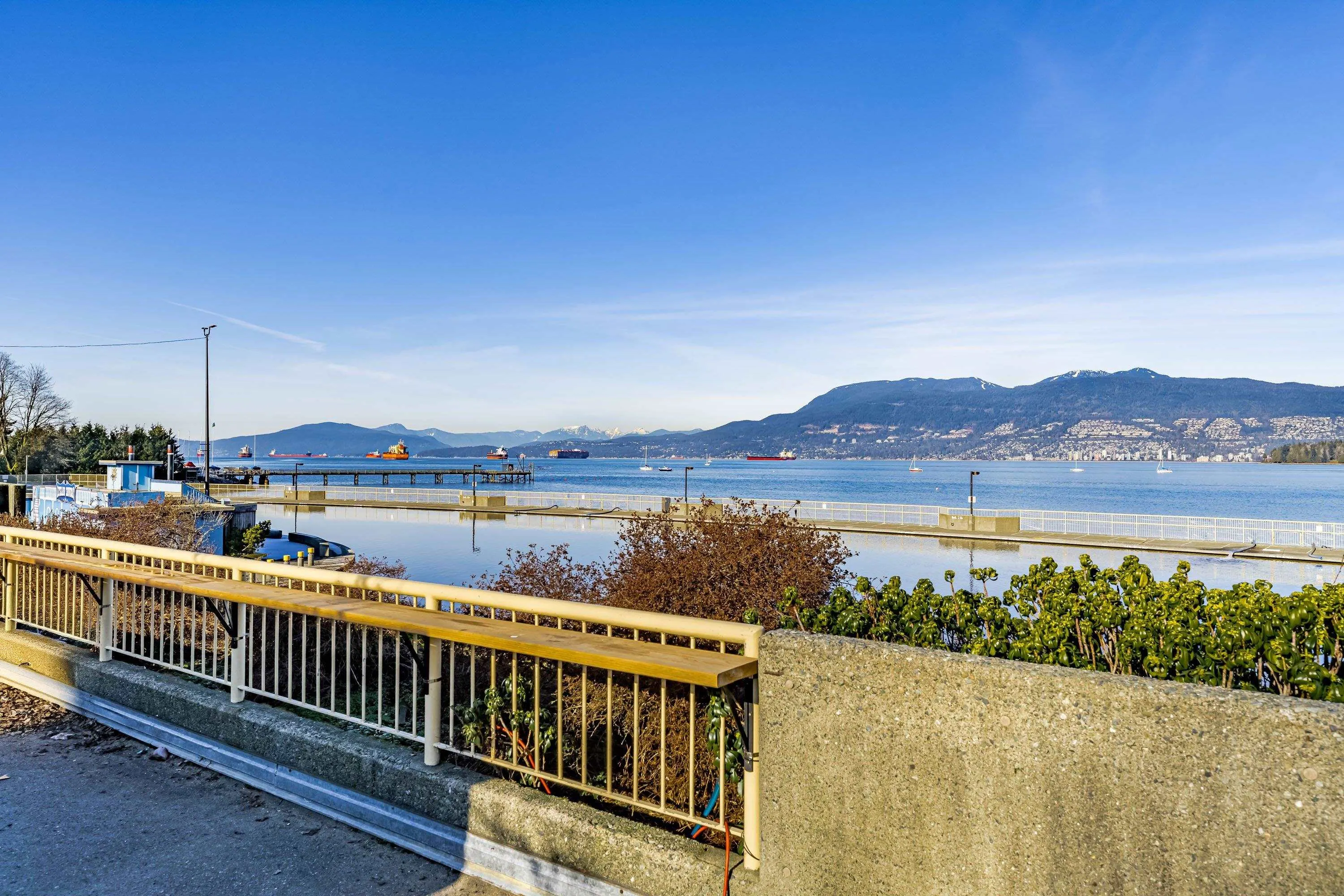 305 2430 Point Grey Road