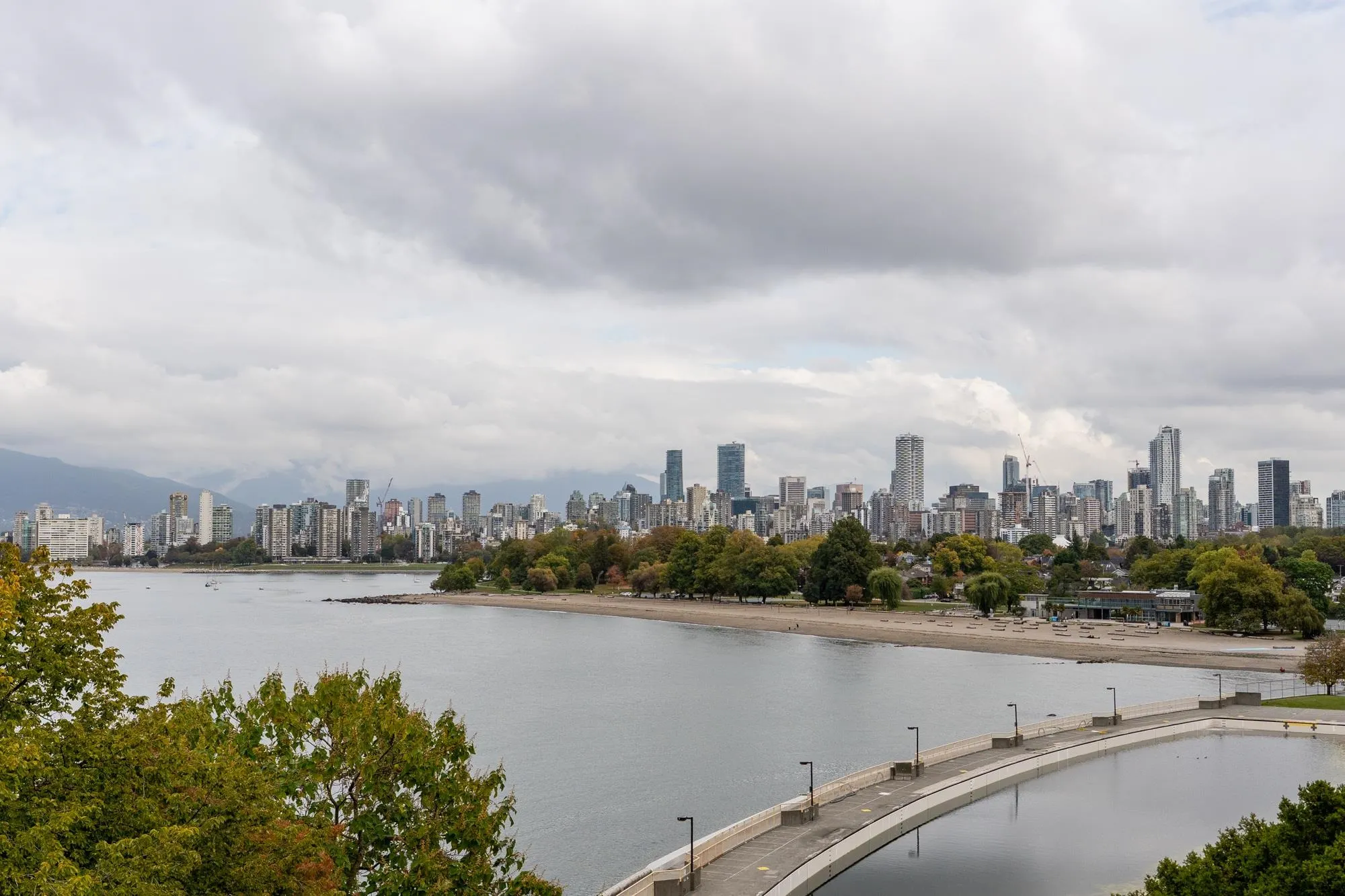 305 2430 Point Grey Road