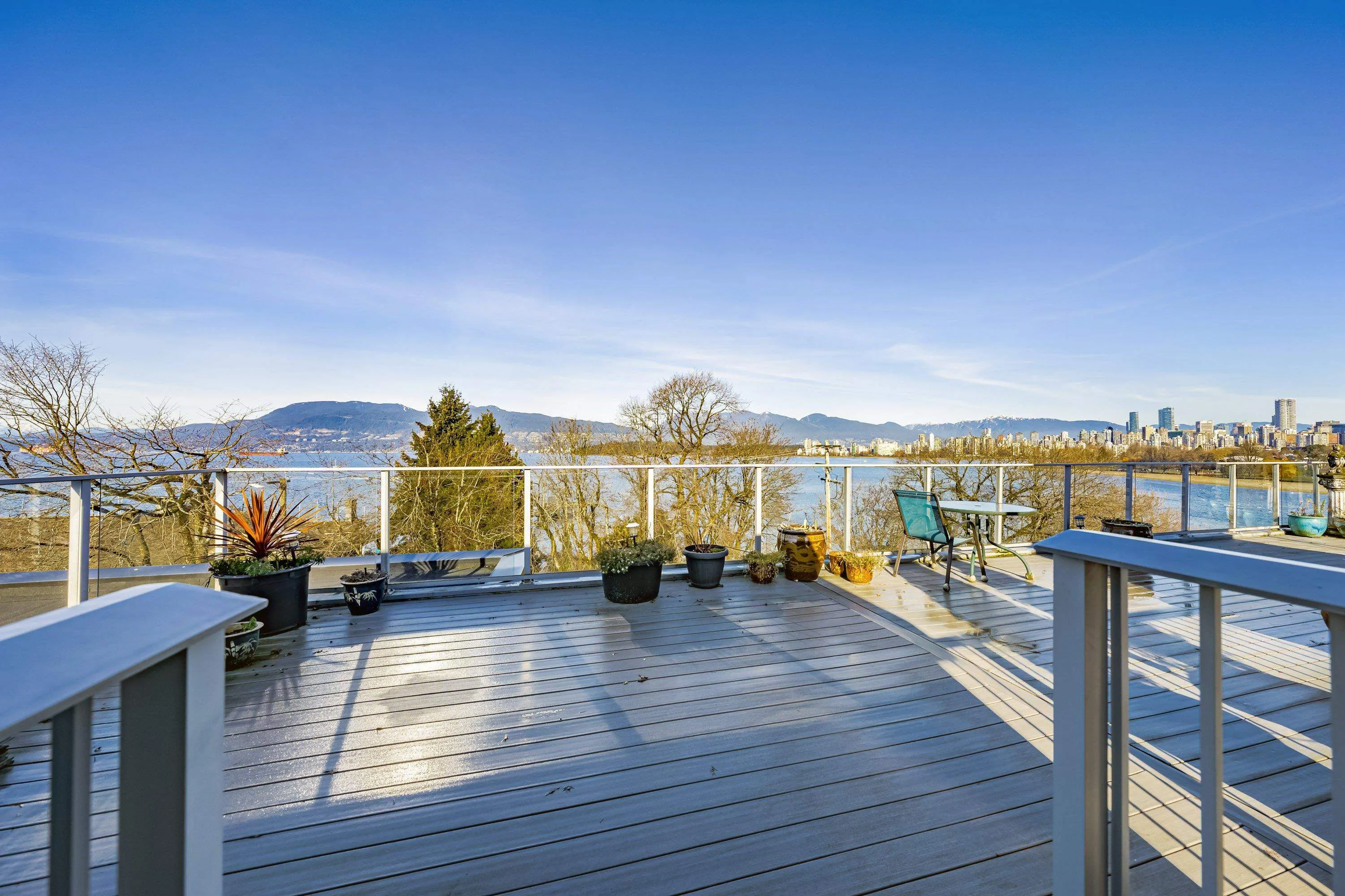 305 2430 Point Grey Road