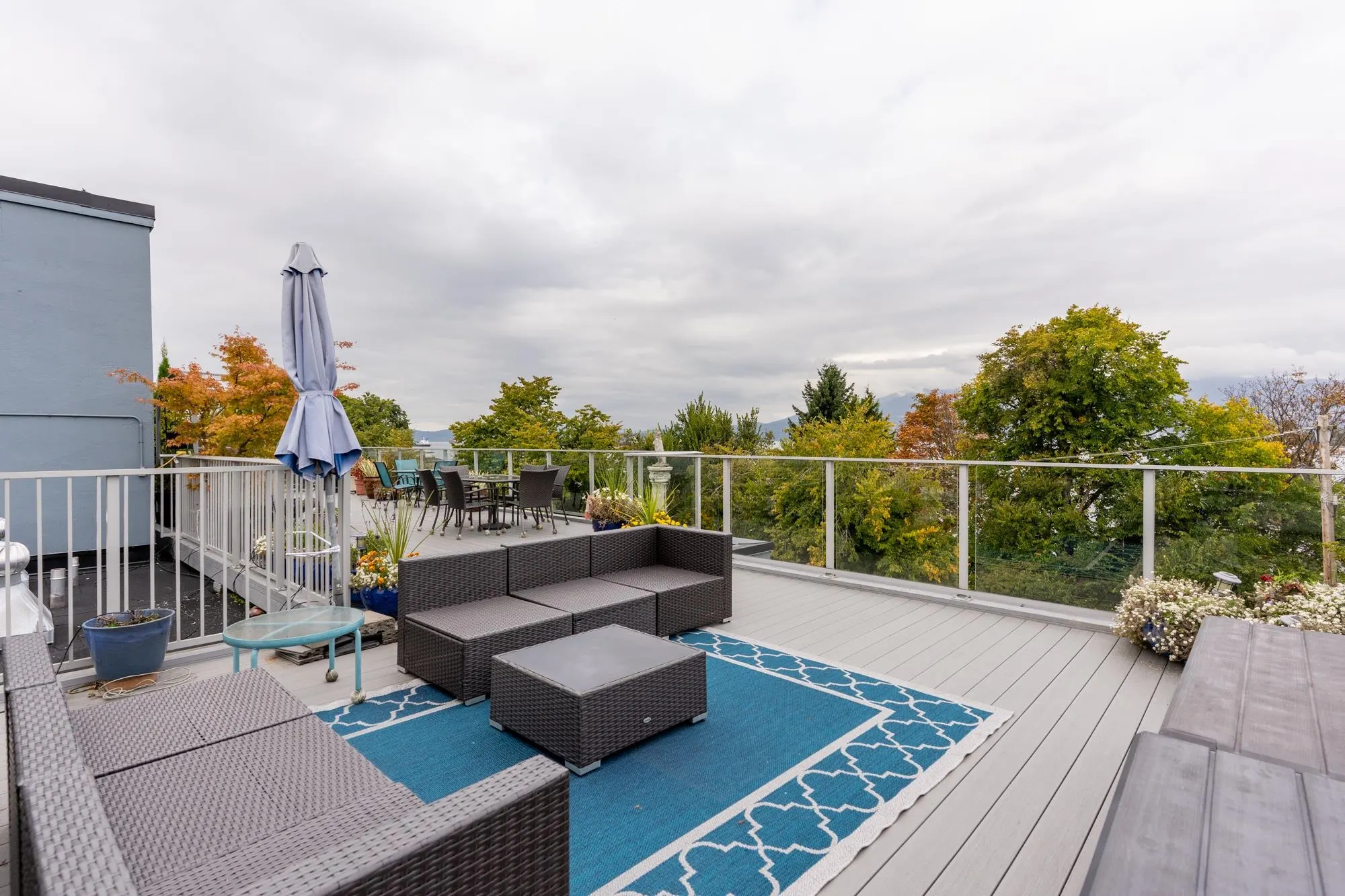 305 2430 Point Grey Road