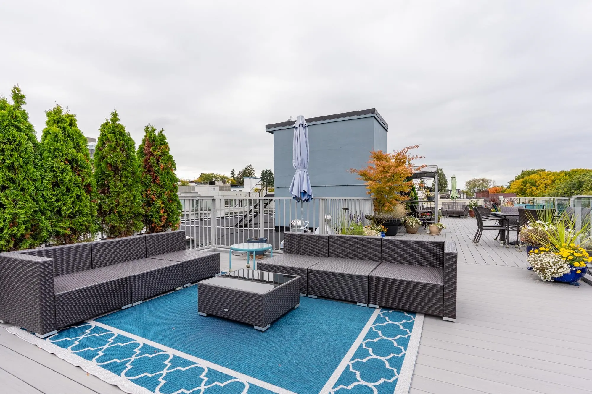 305 2430 Point Grey Road