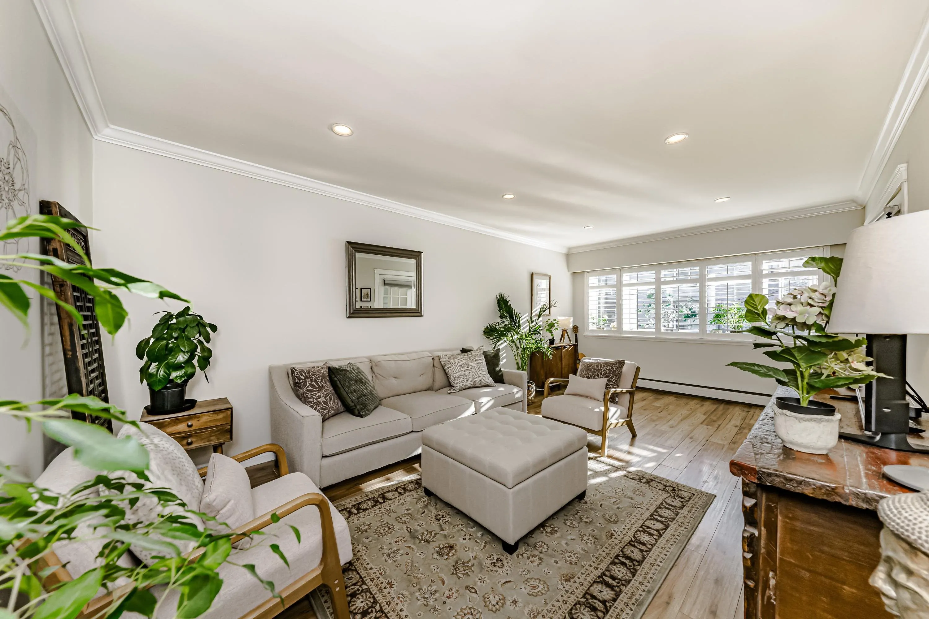 305 2430 Point Grey Road