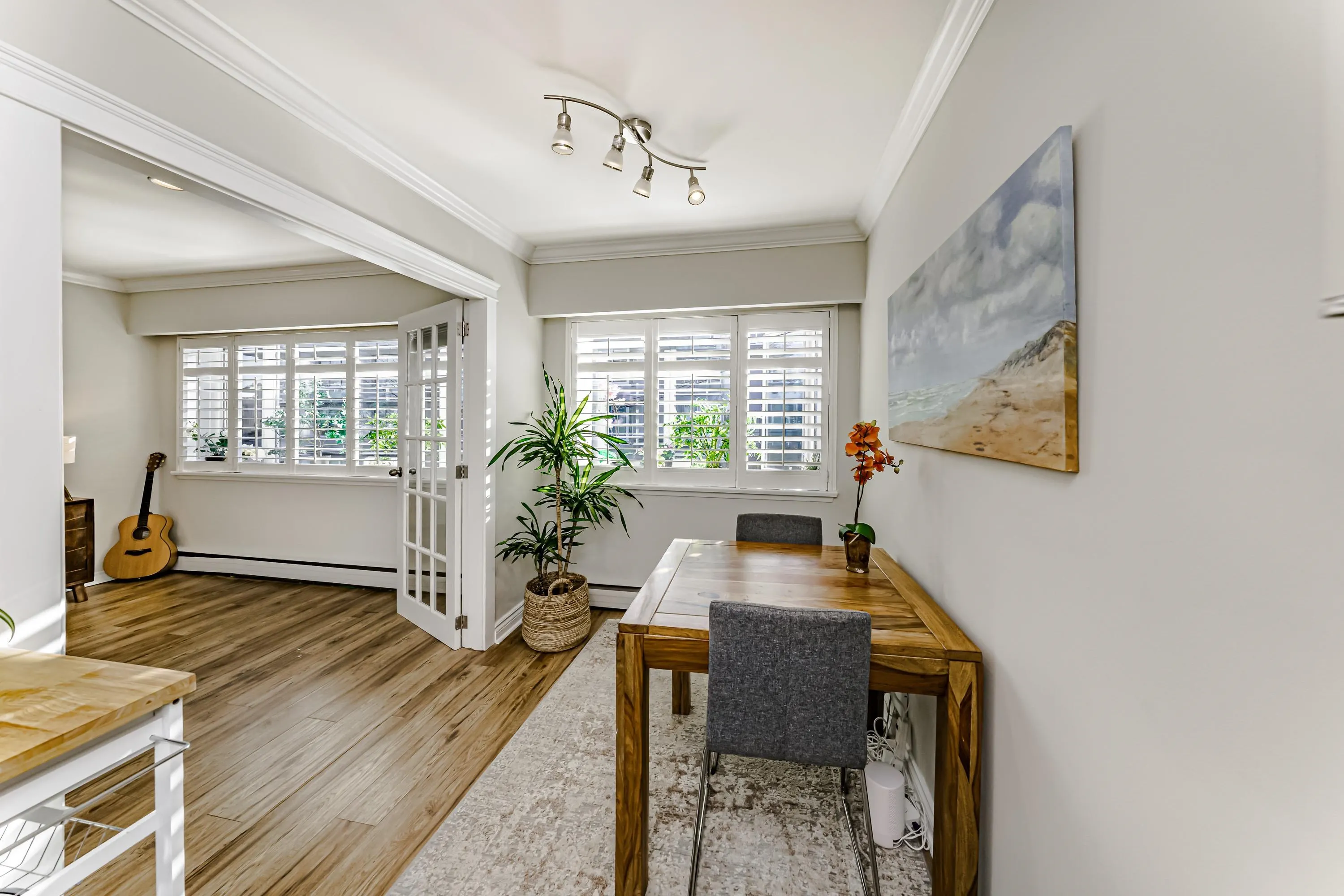 305 2430 Point Grey Road