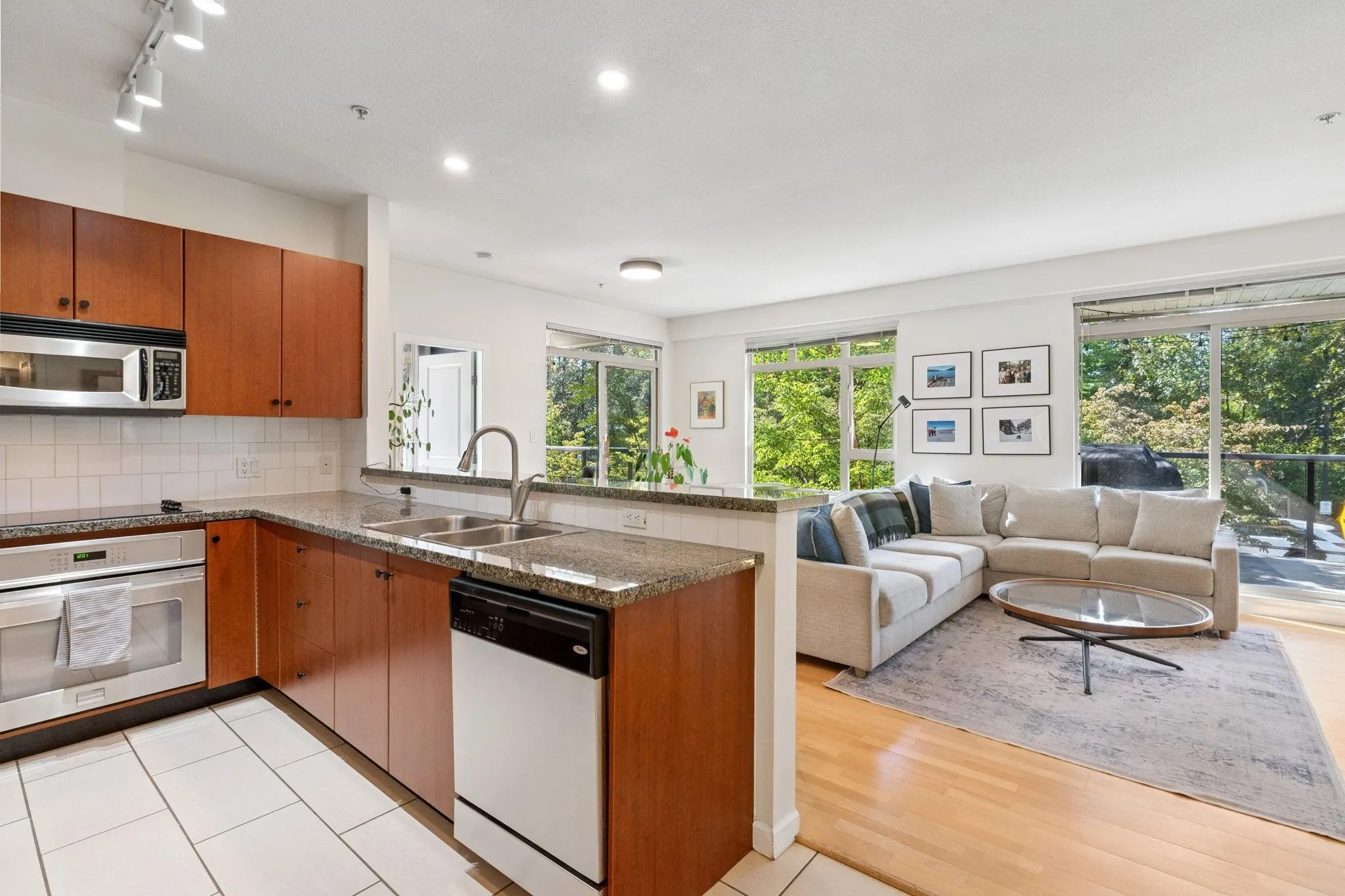 219 100 Capilano Road