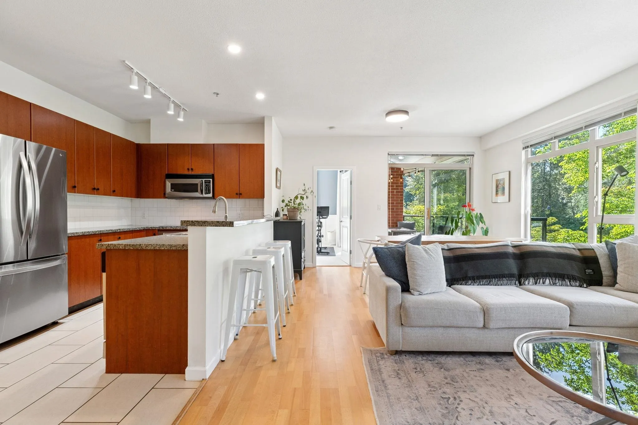 219 100 Capilano Road