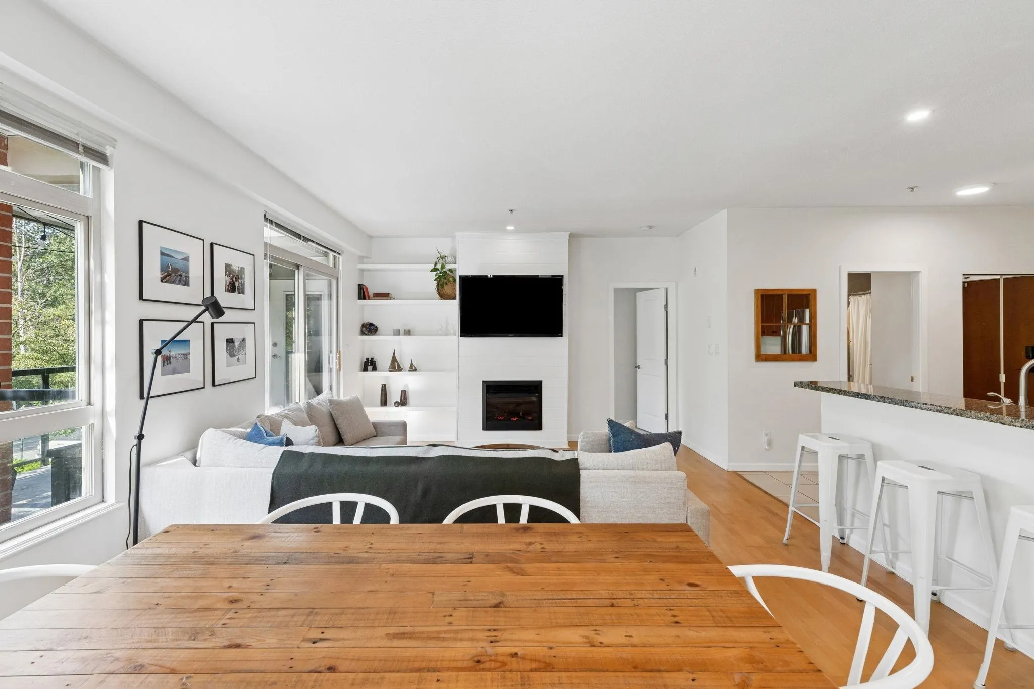 219 100 Capilano Road