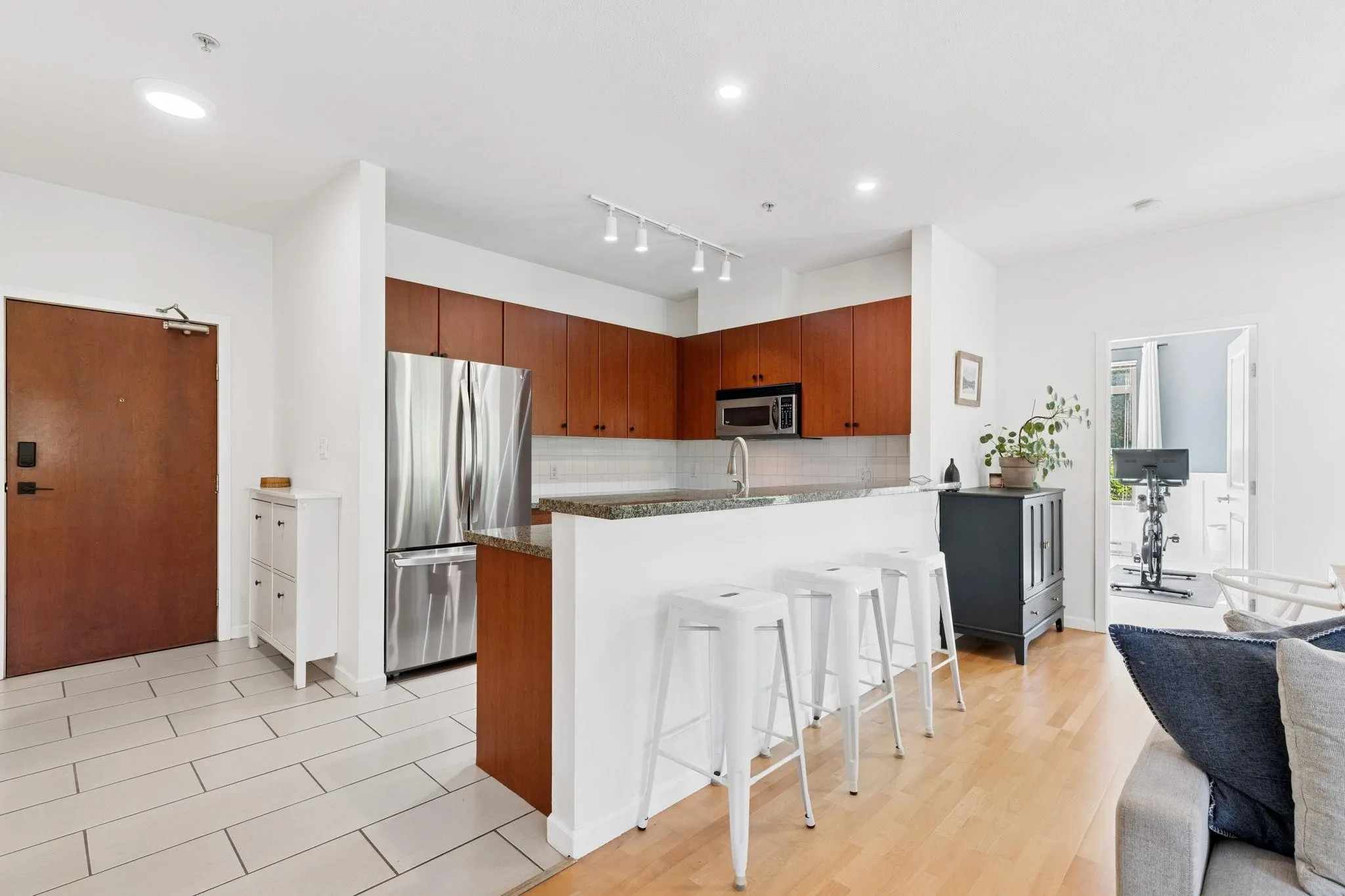 219 100 Capilano Road