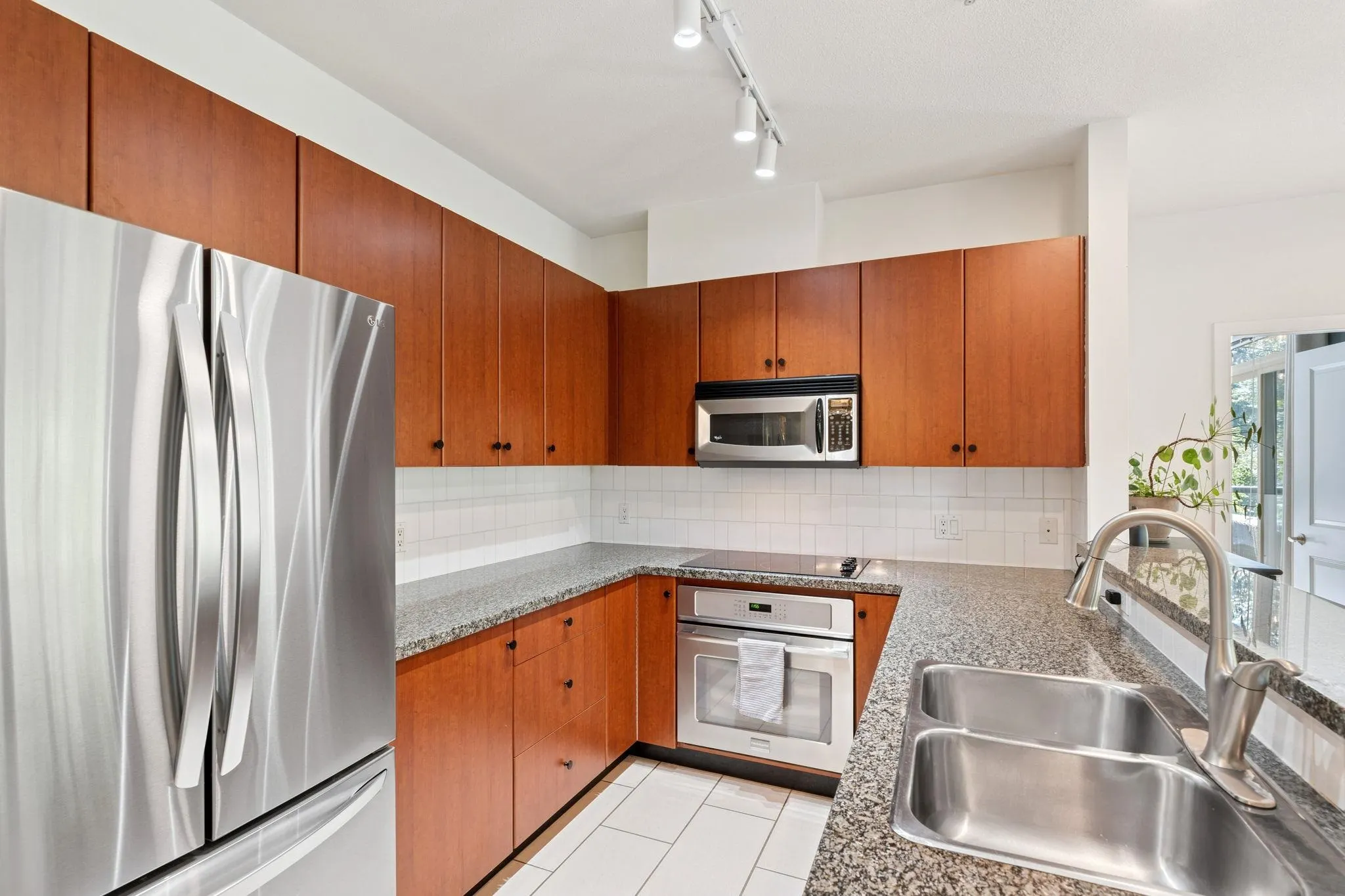 219 100 Capilano Road