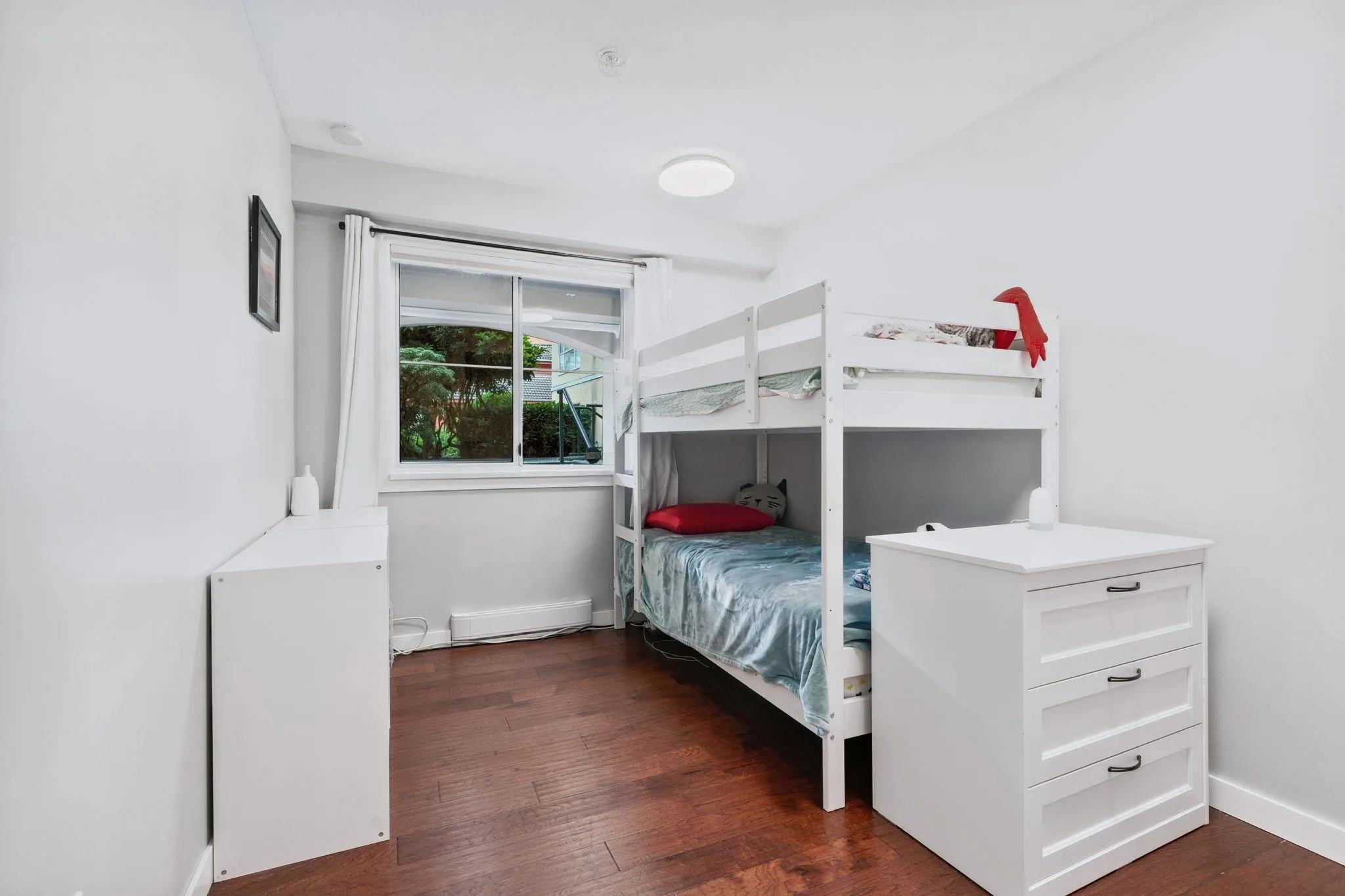 104 6 Renaissance Square