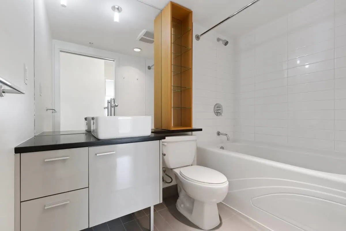 1902 33 Smithe Street