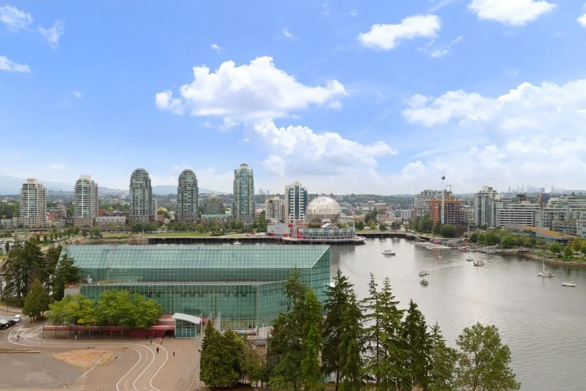 1902 33 Smithe Street