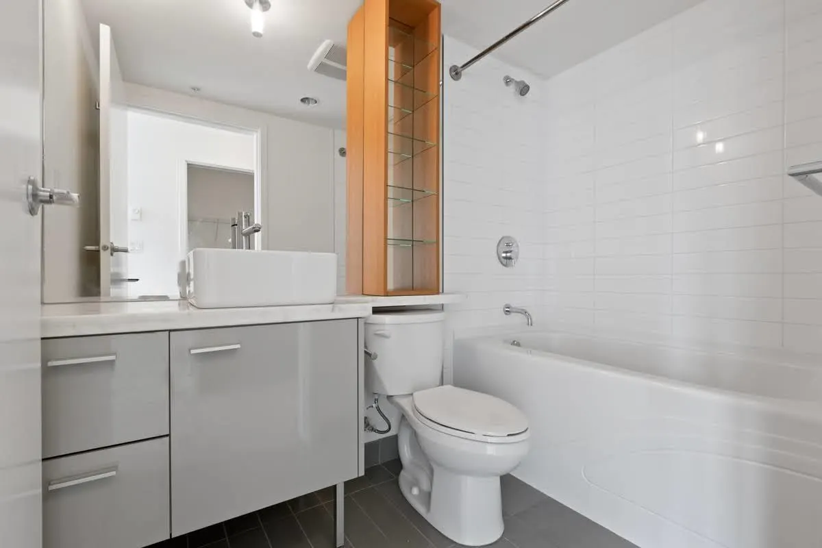 1902 33 Smithe Street