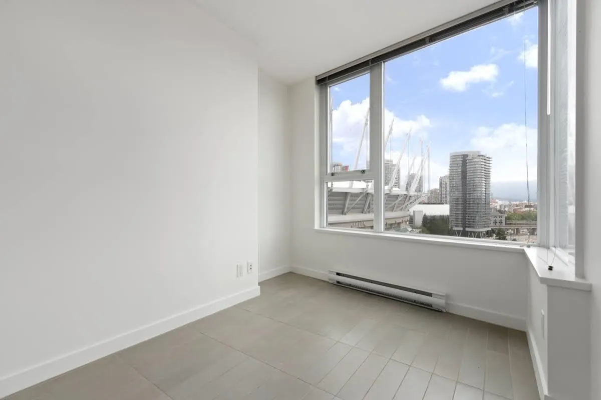 1902 33 Smithe Street