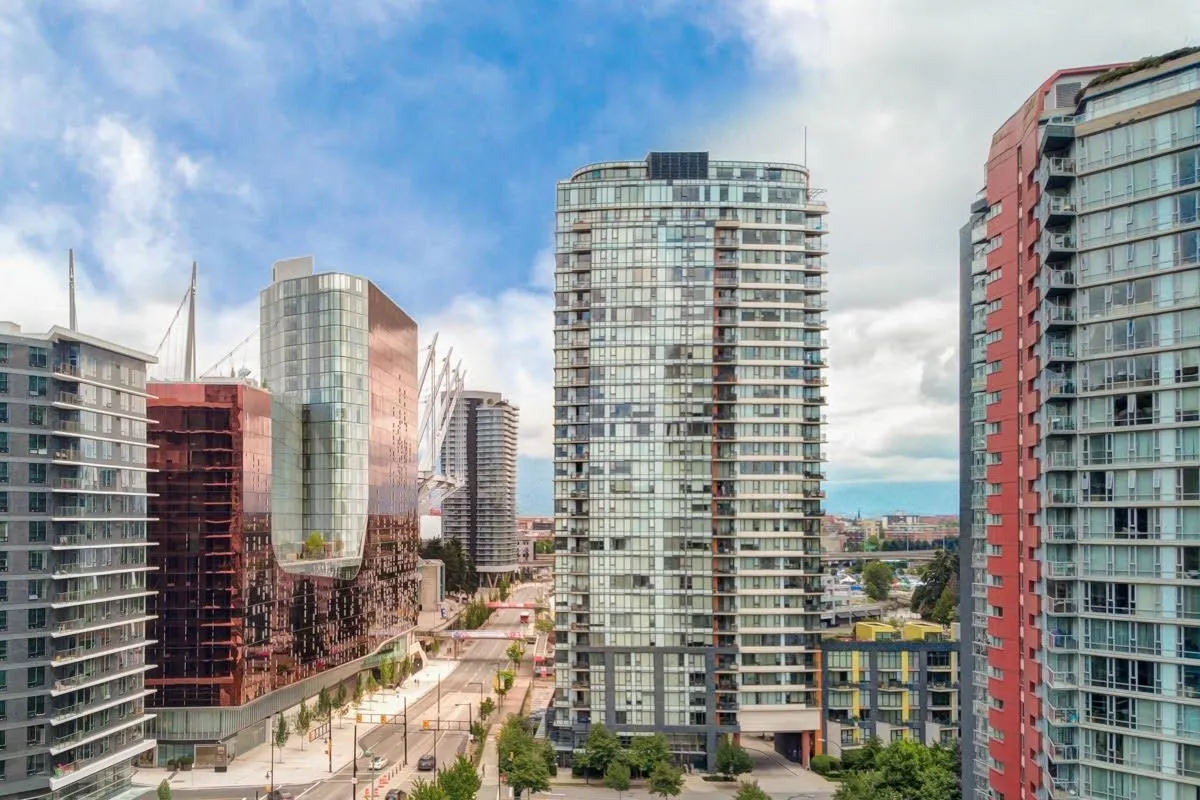 1902 33 Smithe Street