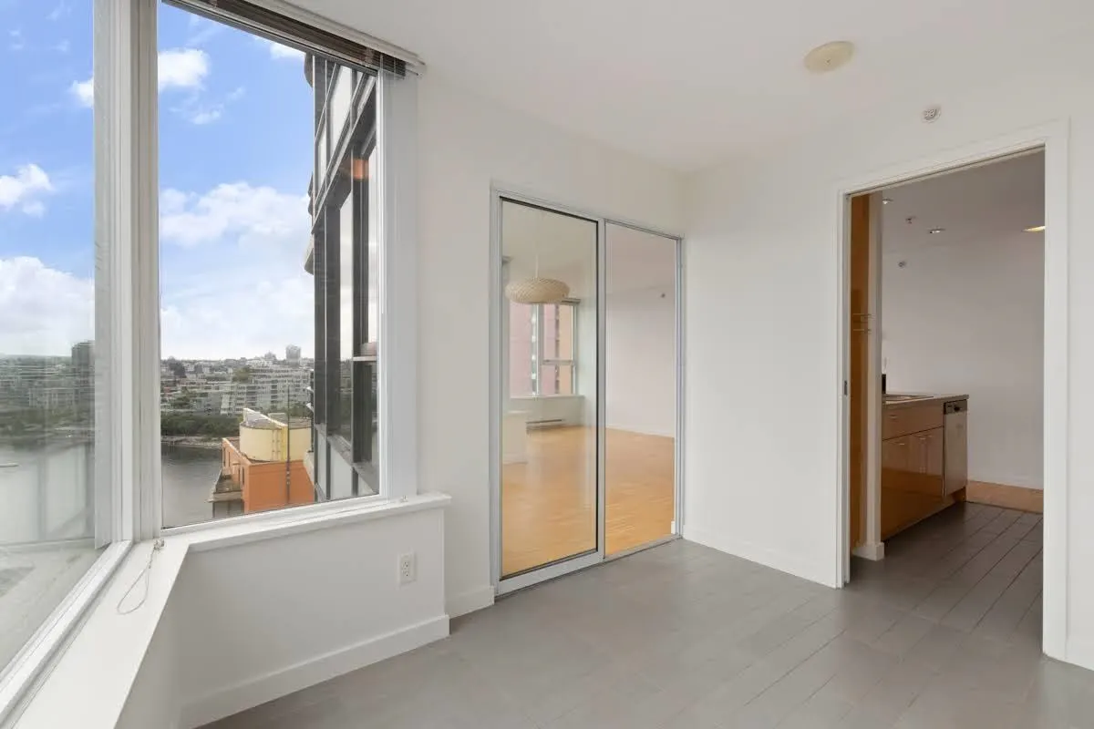 1902 33 Smithe Street