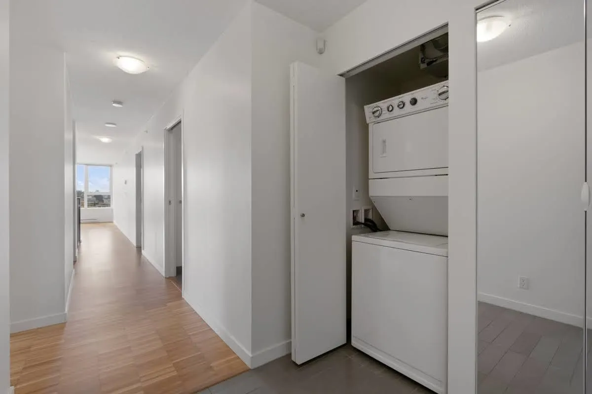 1902 33 Smithe Street