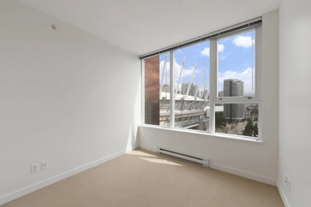 1902 33 Smithe Street