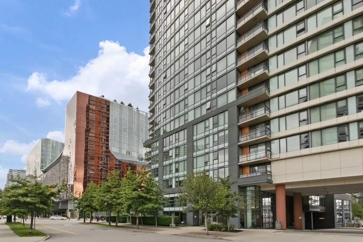 1902 33 Smithe Street