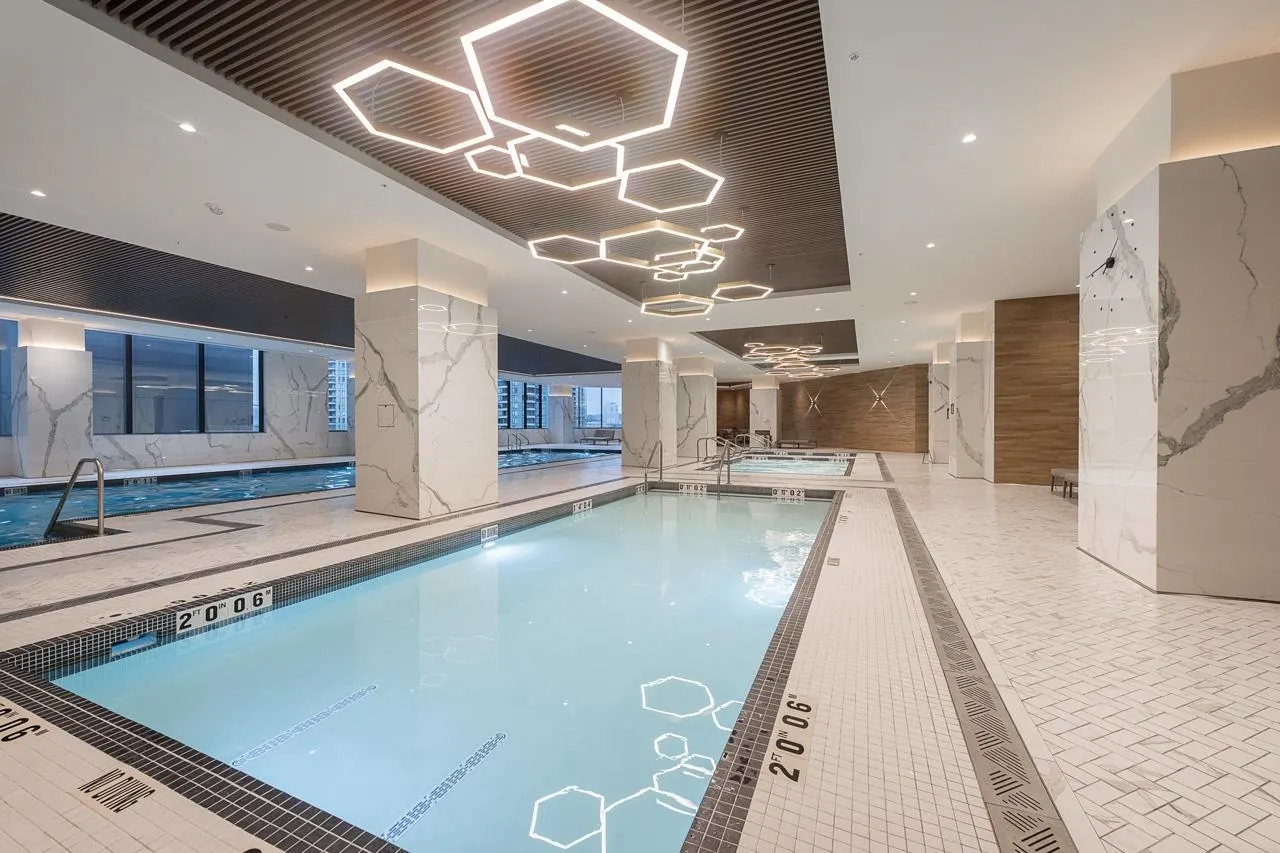 610 2108 Gilmore Avenue