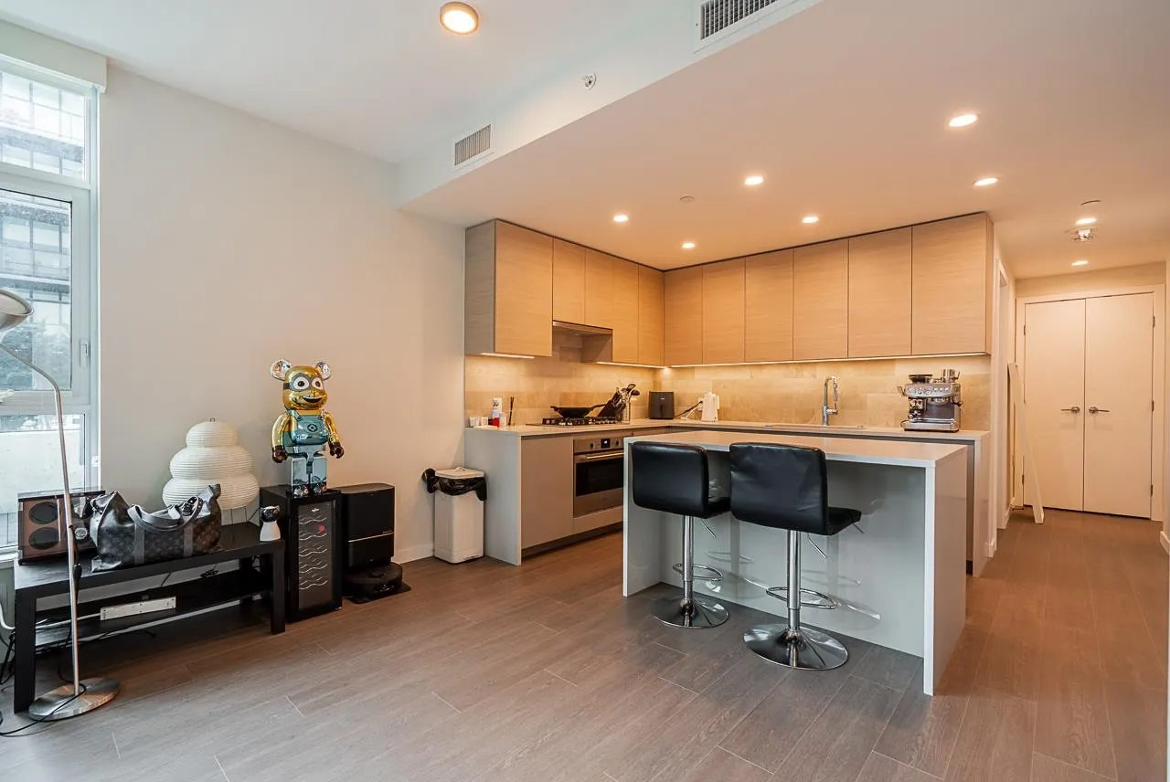 610 2108 Gilmore Avenue