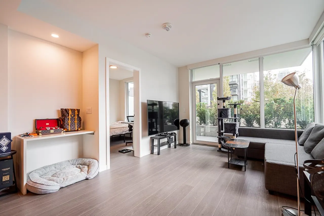 610 2108 Gilmore Avenue