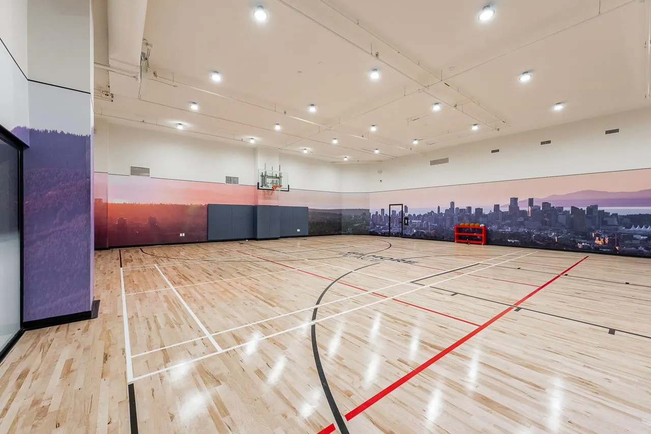 610 2108 Gilmore Avenue